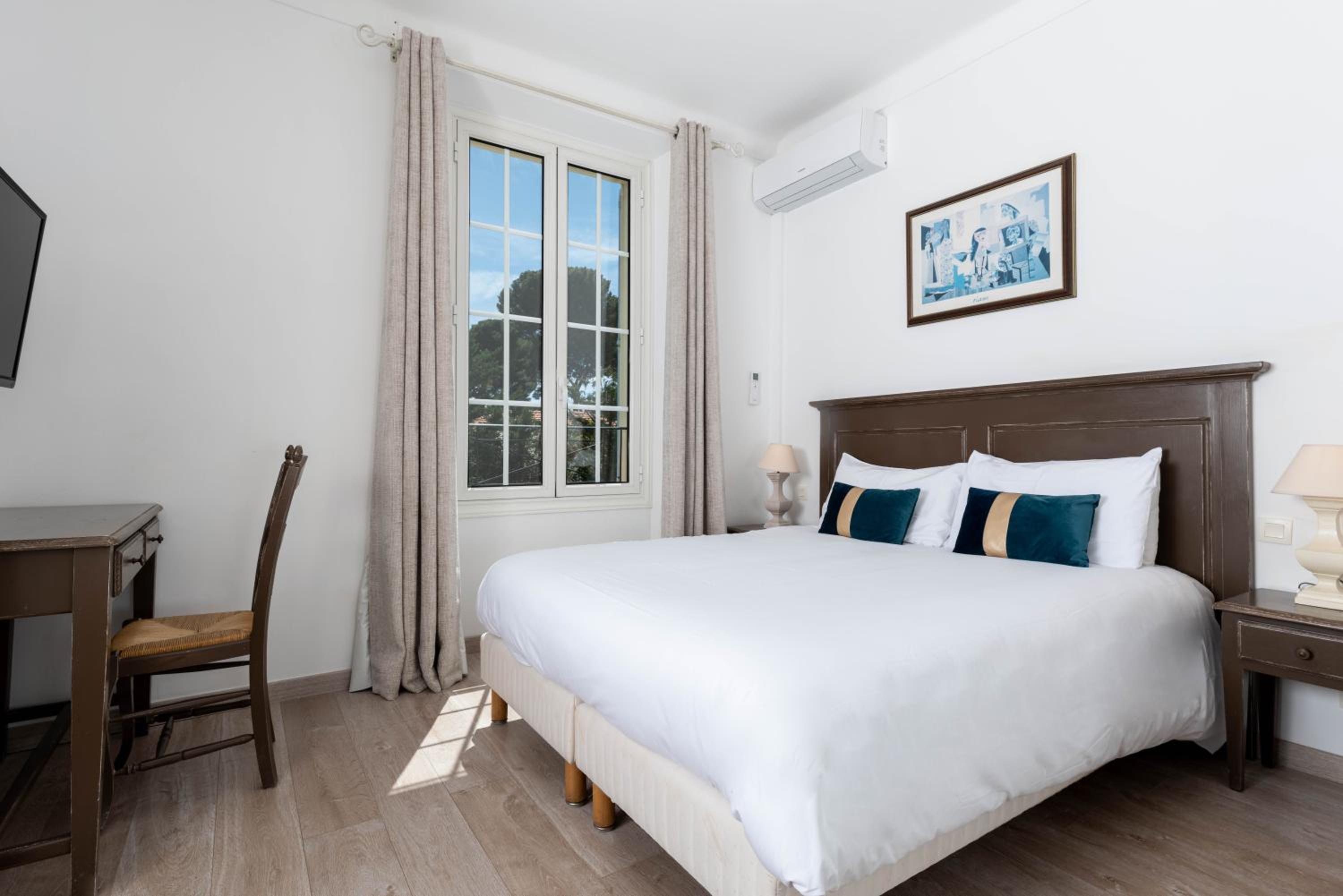 Large Superior Double Room 