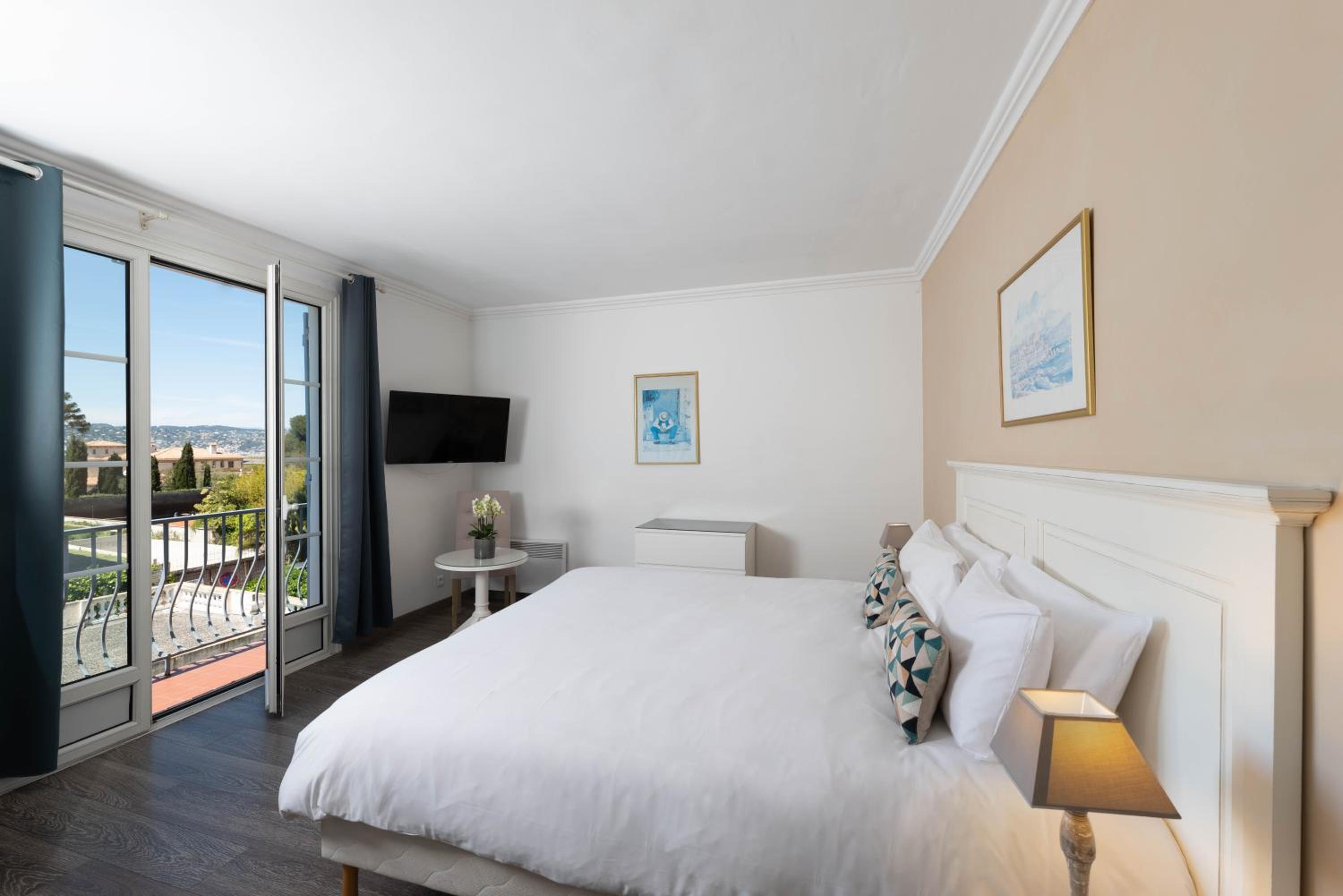 Large Superior Double Room 