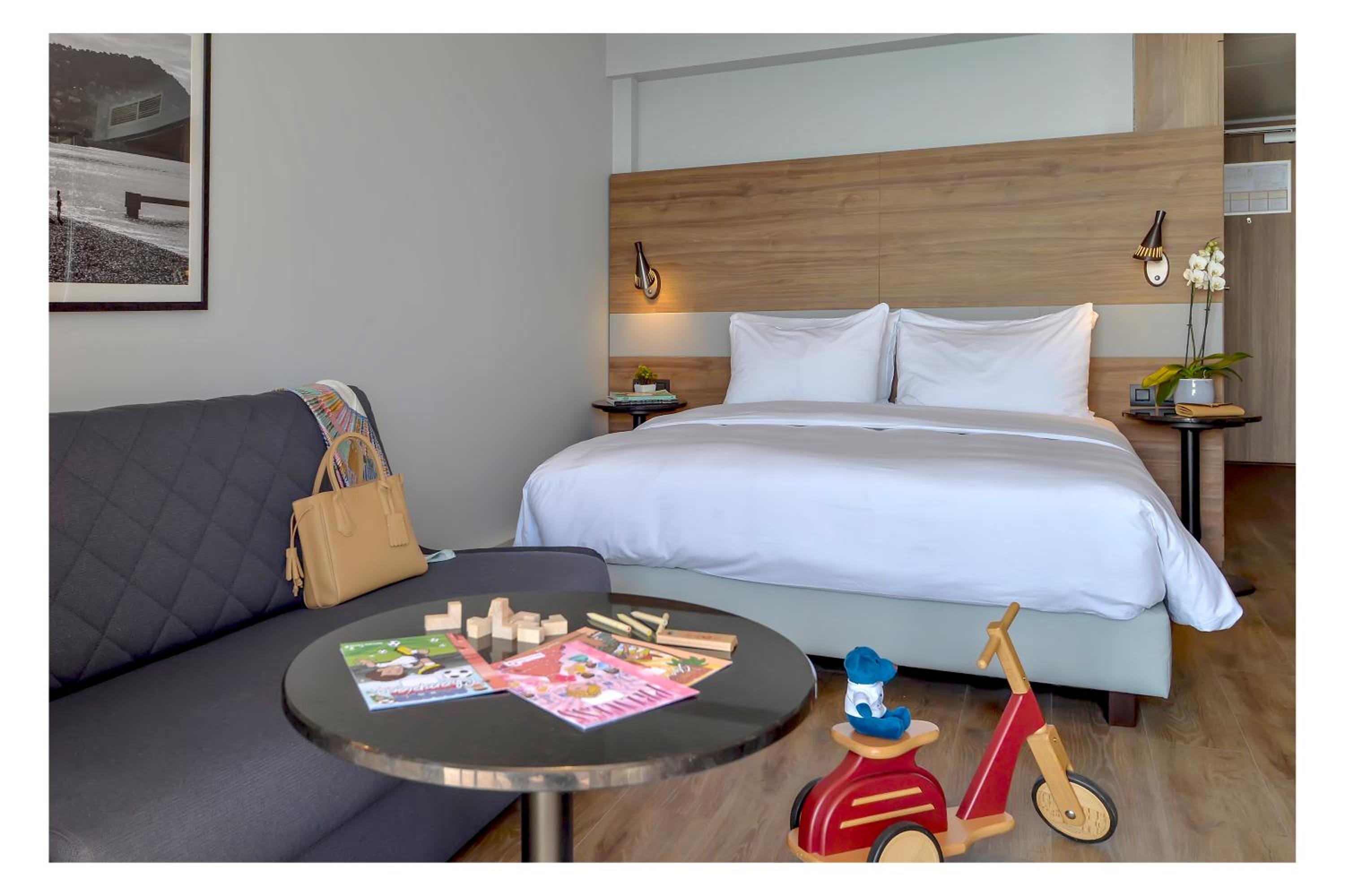 Family Room with Sea View and Terrace