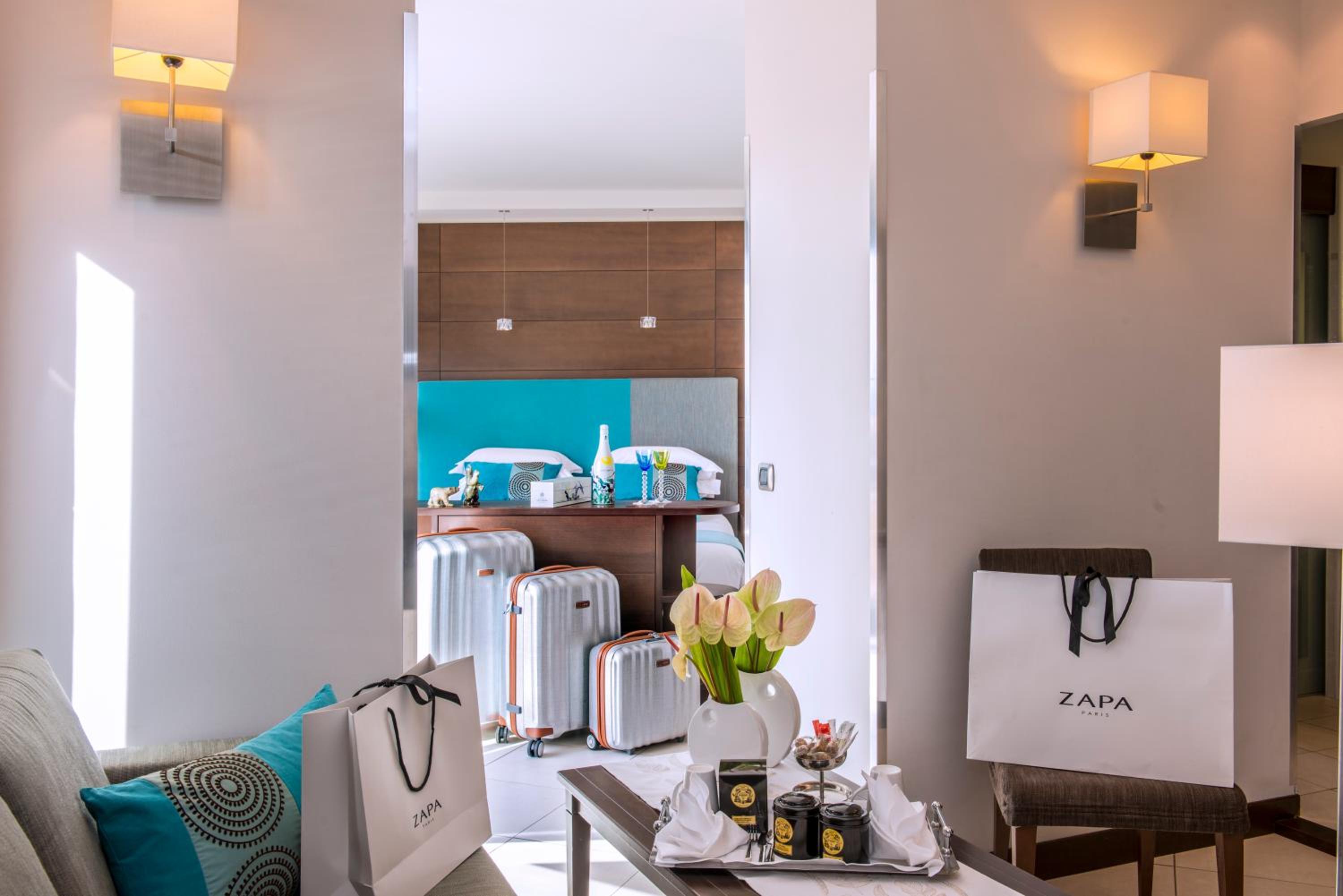 Deluxe Suite with Partial Sea View