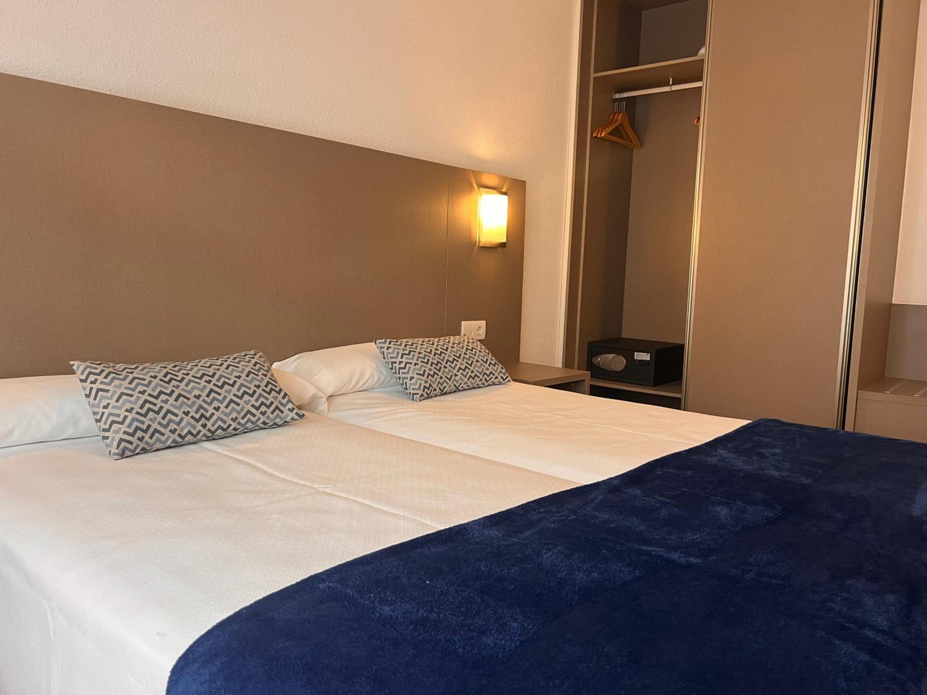 Single Room with Terrace