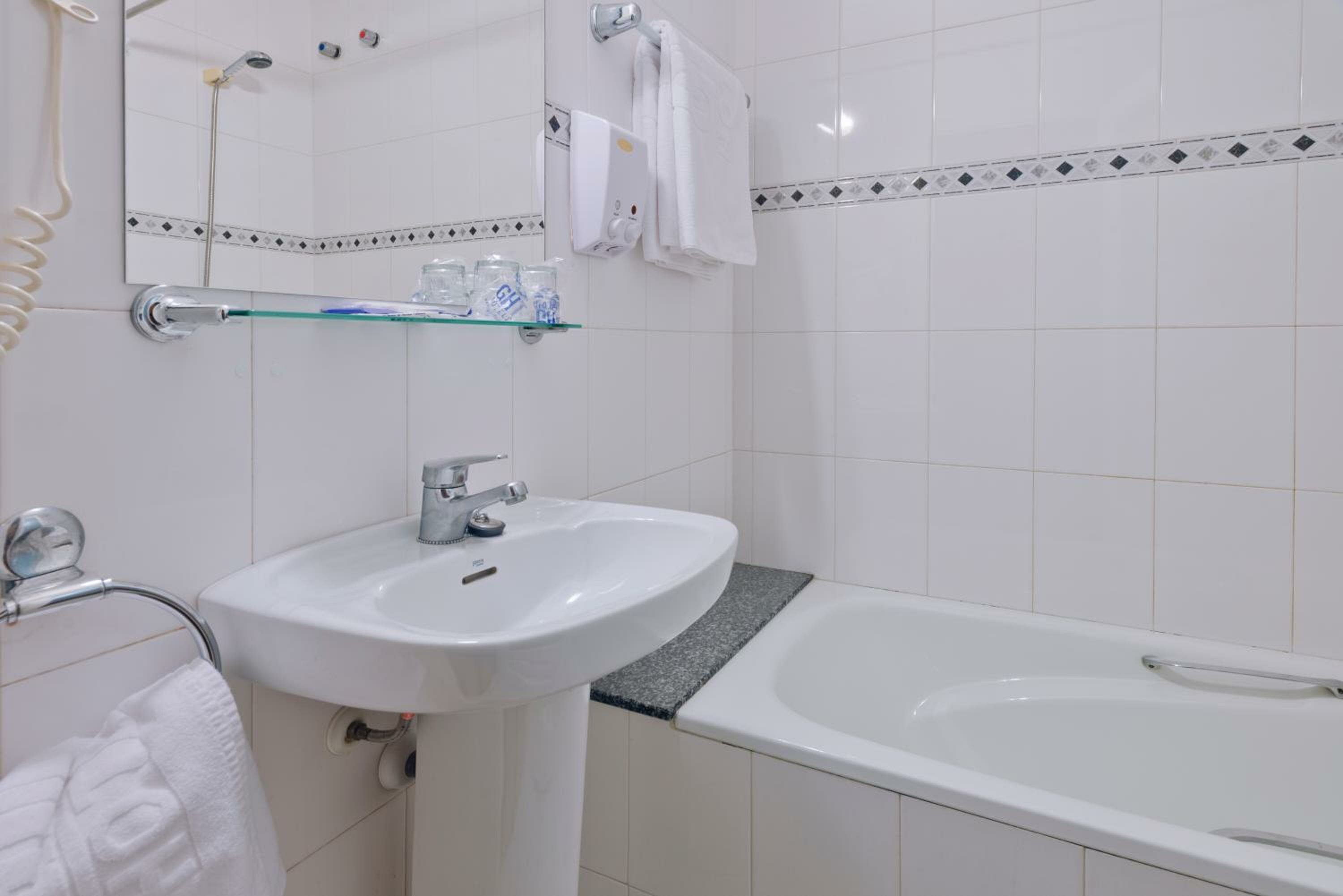 Apartment (2 Adults + 2 Children)