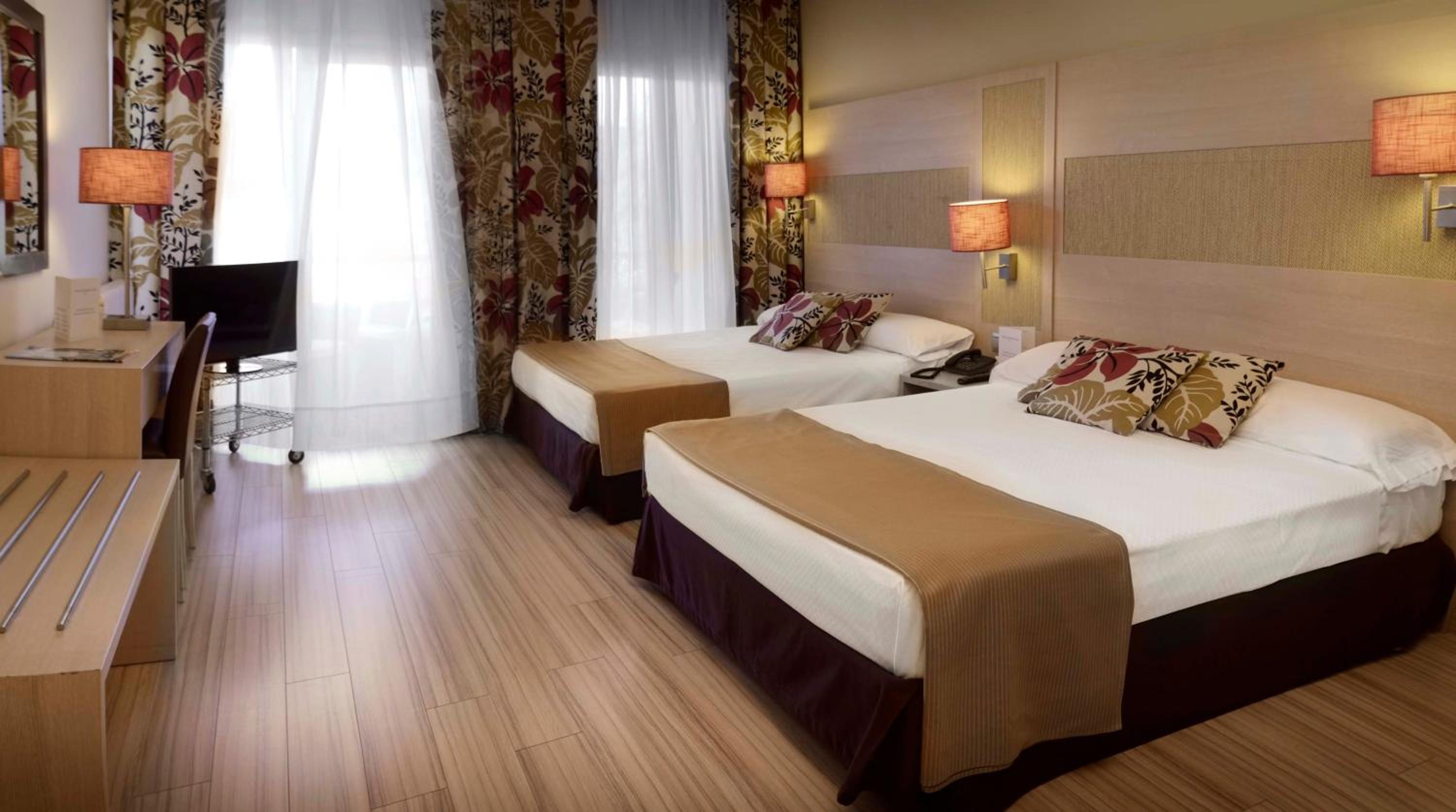 Standard Quadruple Room