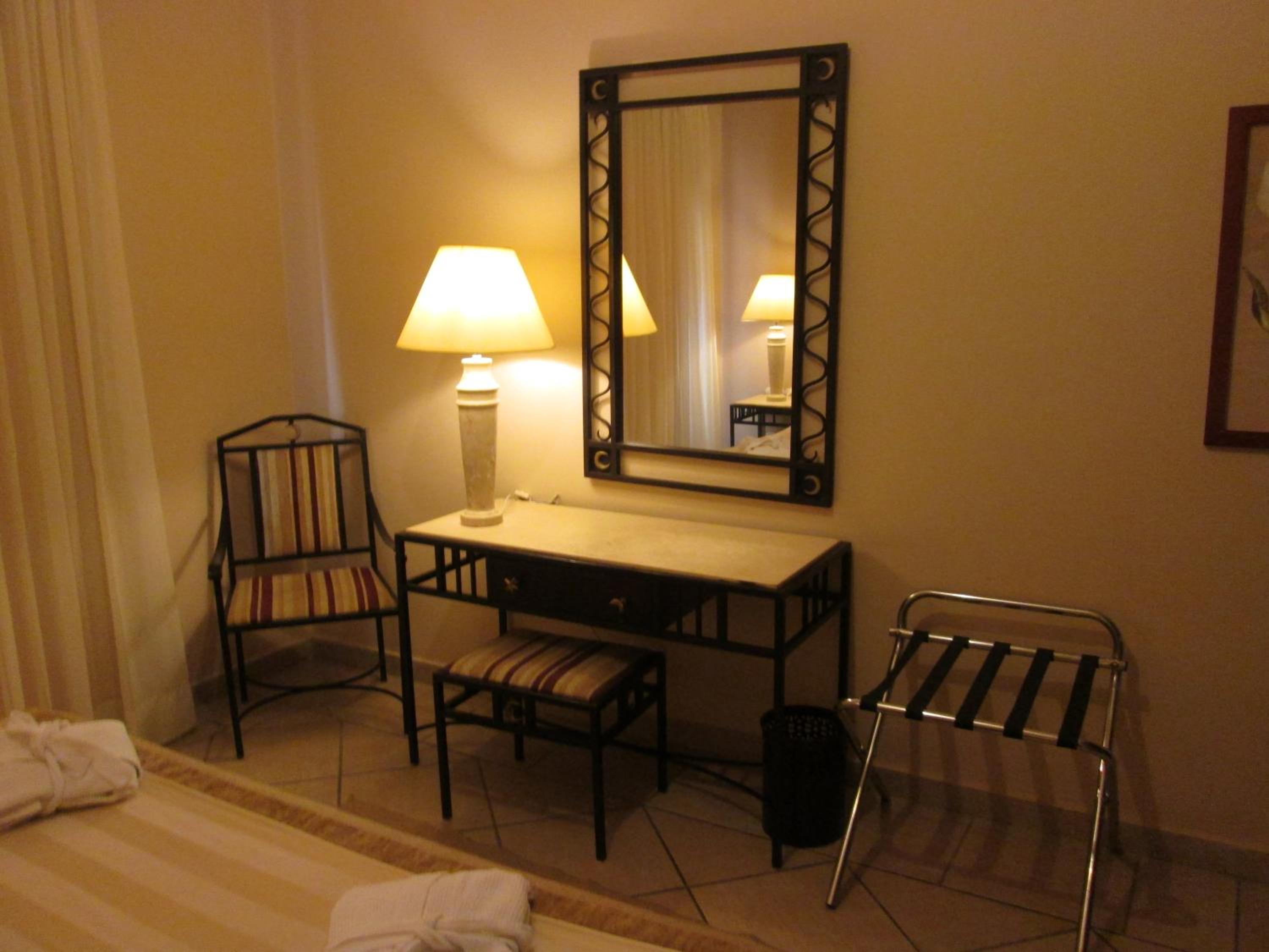 Suite ( 2 Adults + 1 child )