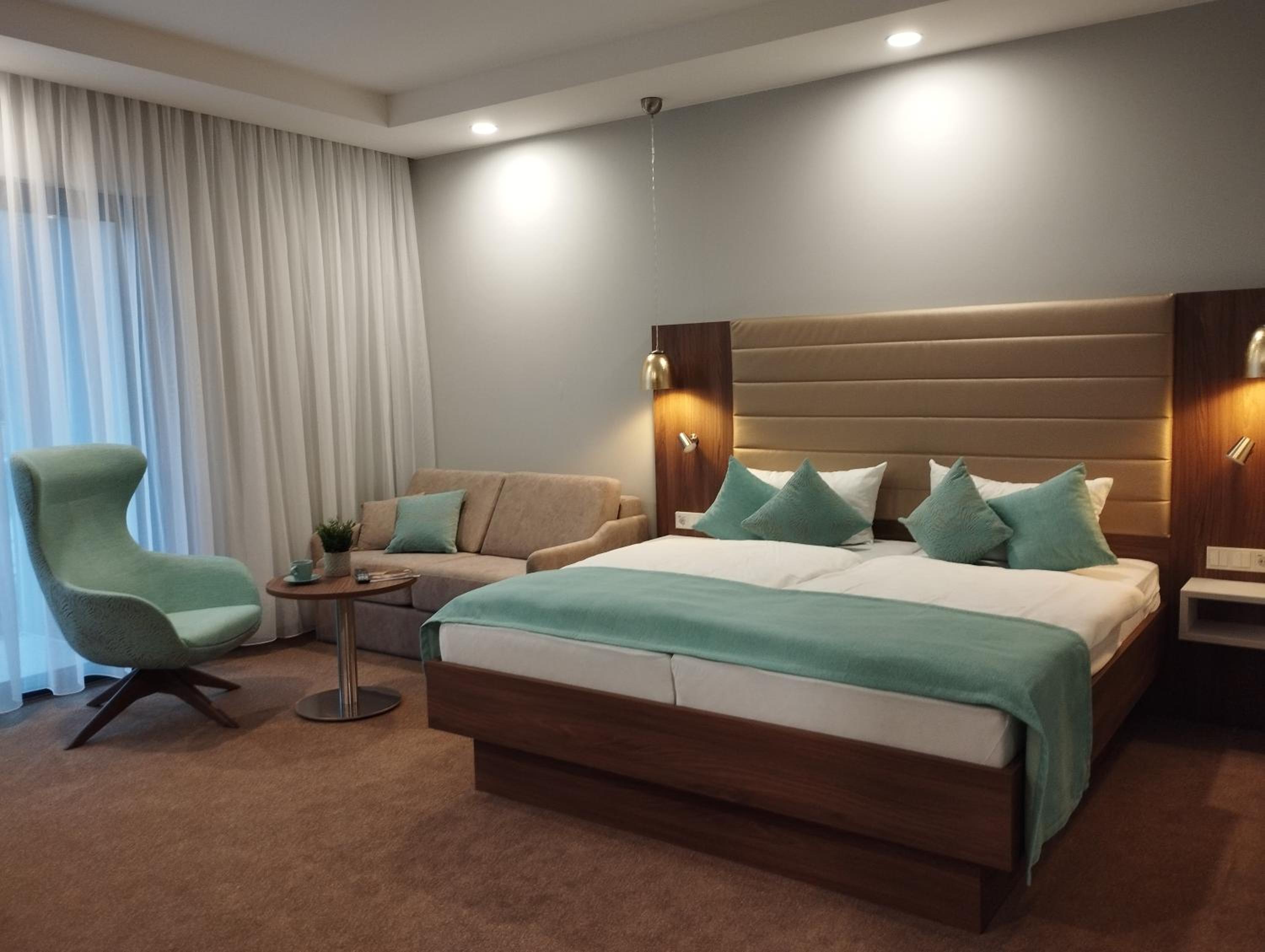 Spacious deluxe double room with kitchen and balcony