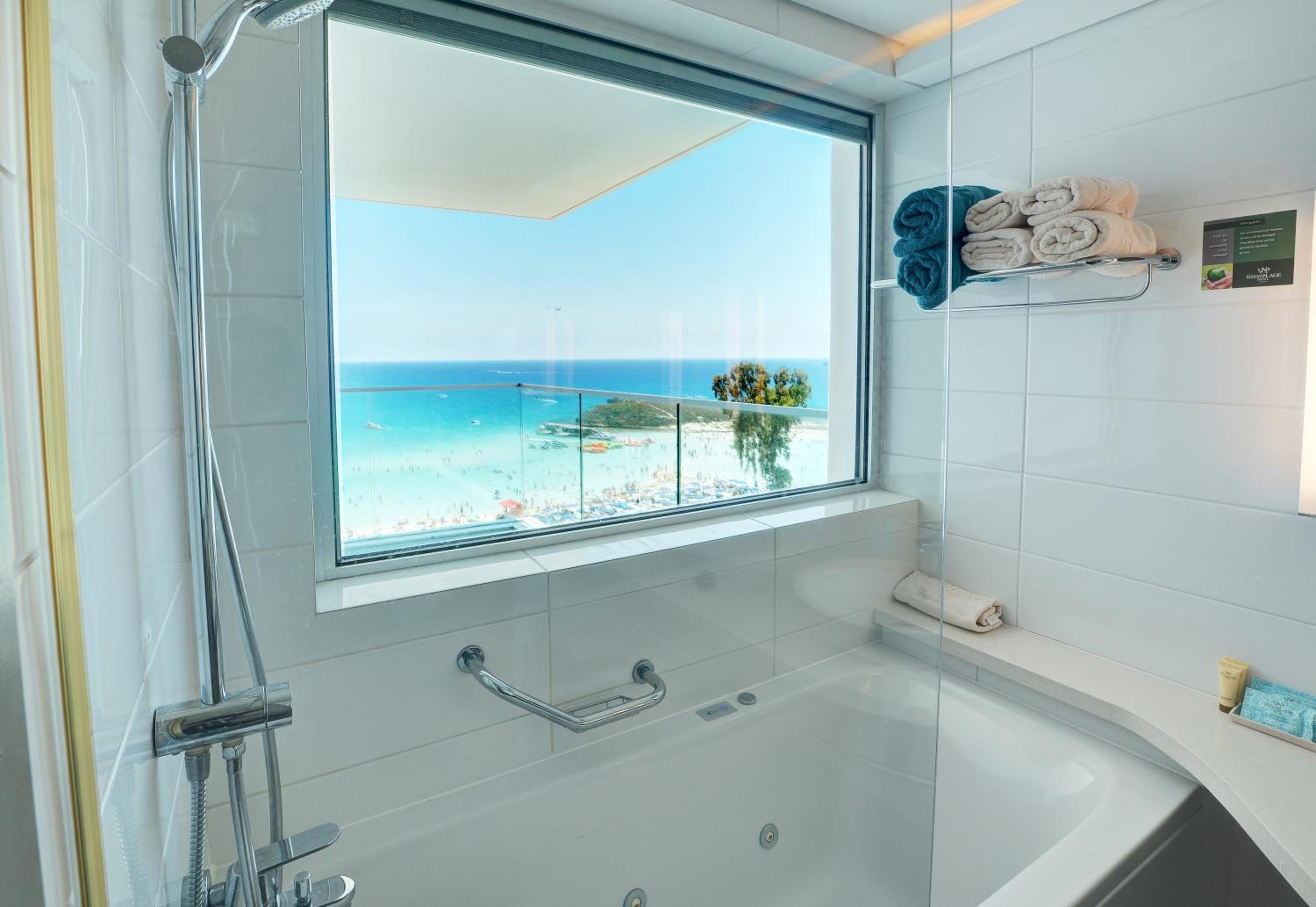 Deluxe Suite with Sea View