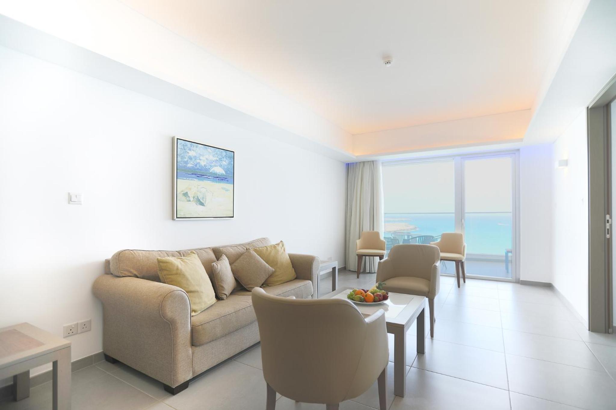 Deluxe Suite with Sea View