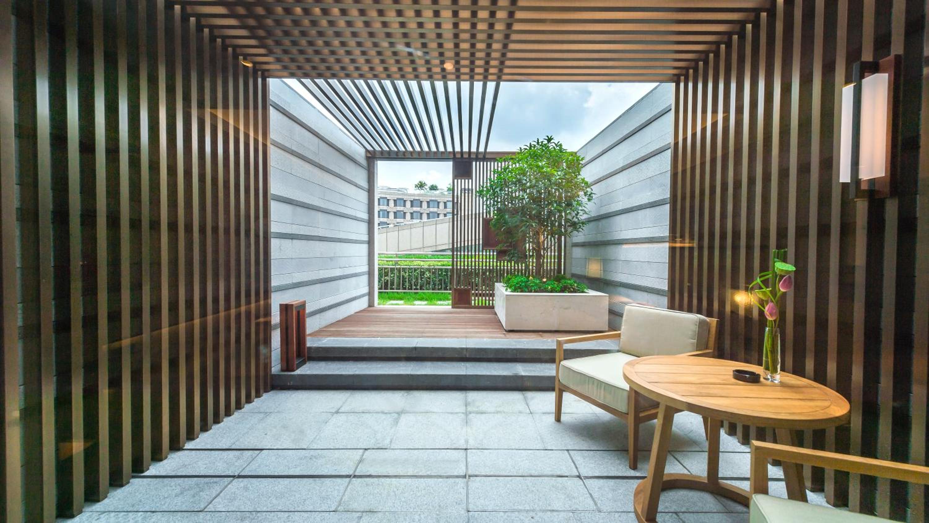 King Room with Garden 