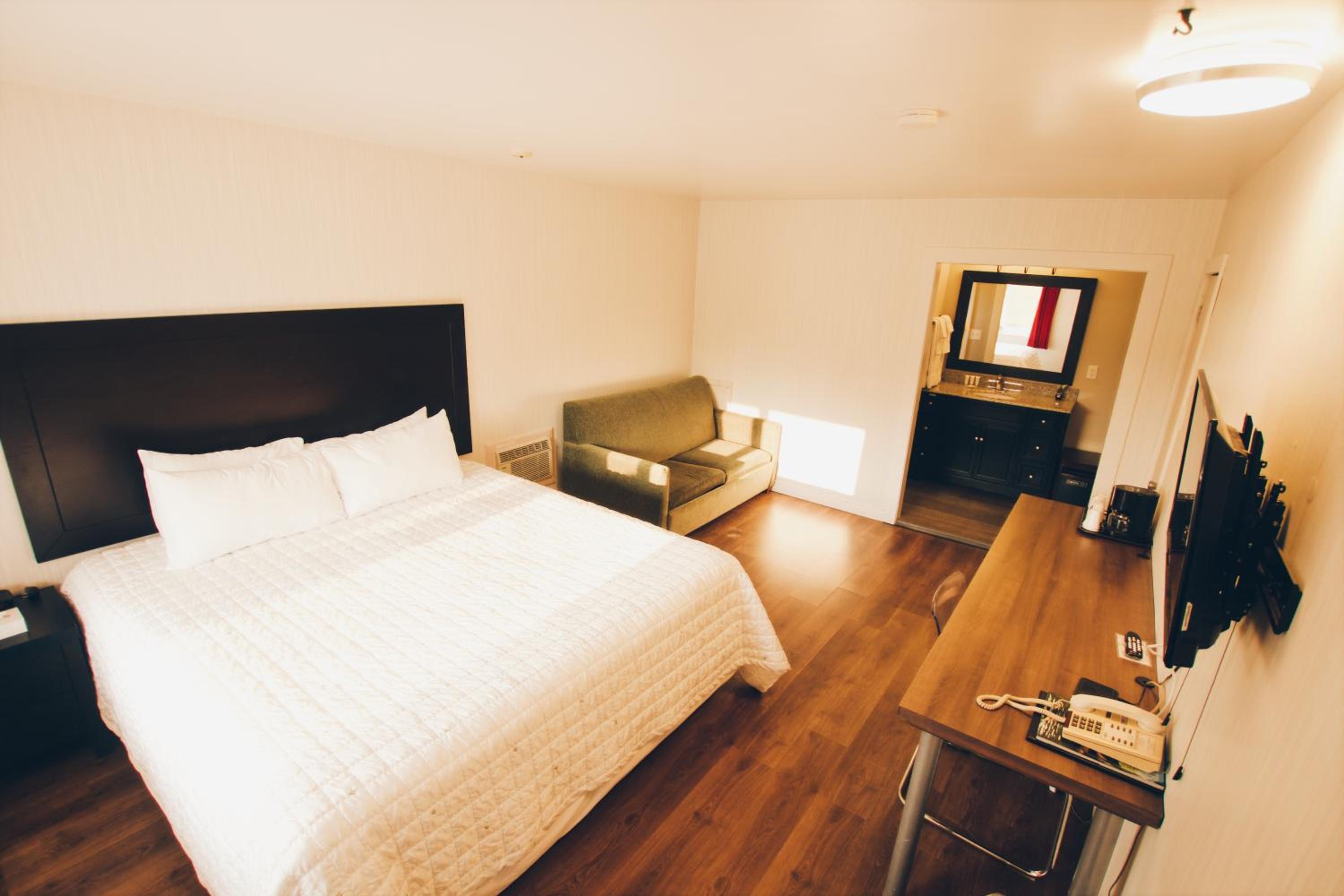 King Room with Sofa Bed - Non-Smoking