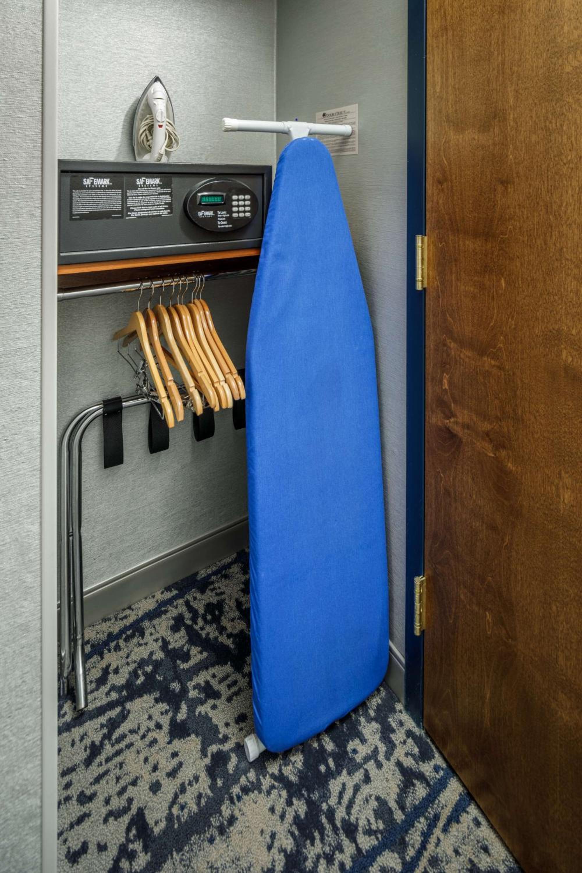 Double Room with Roll-In Shower - Mobility Access