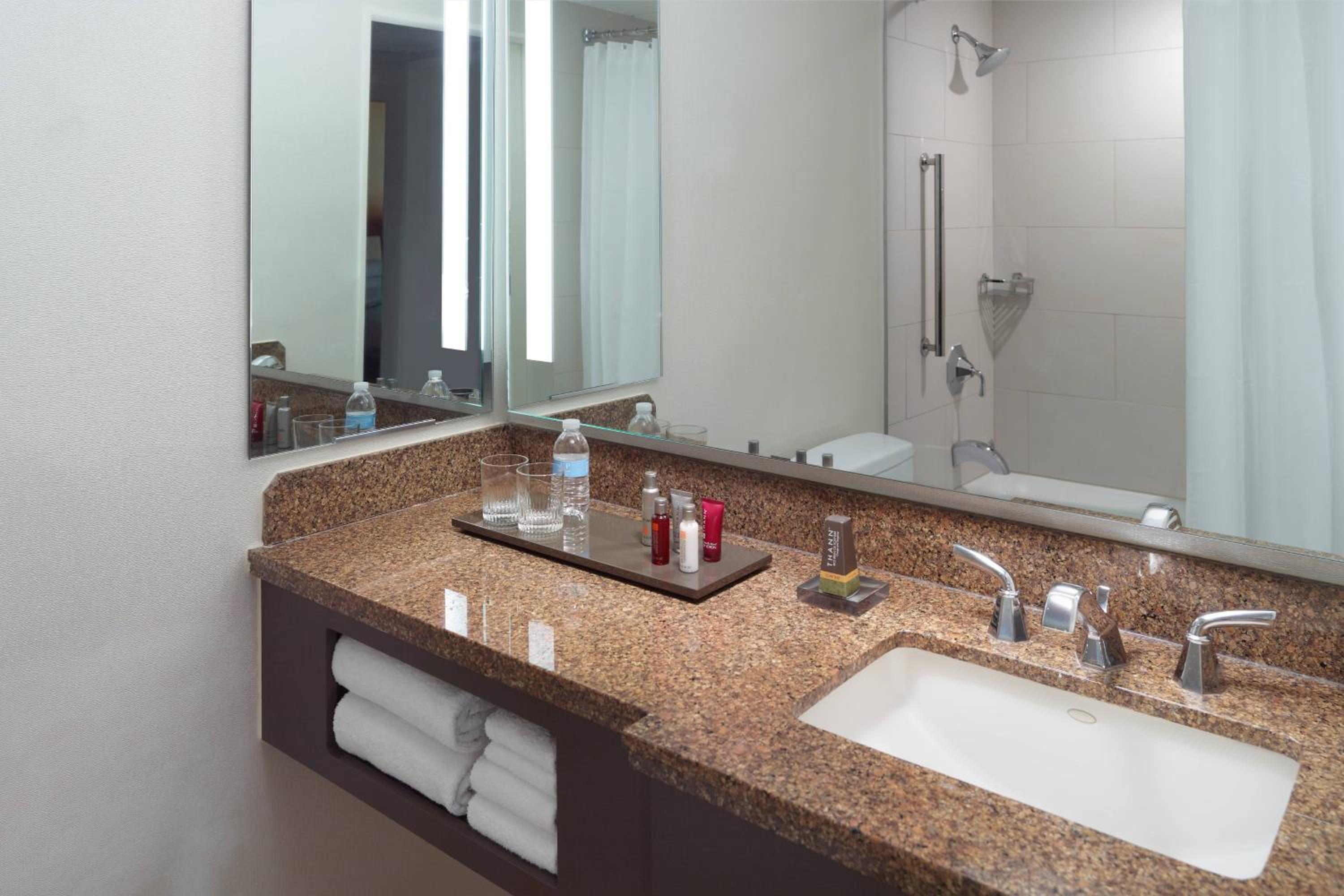 Double Room with Two Double Beds and Adapted Tub - Mobility and Hearing Accessible