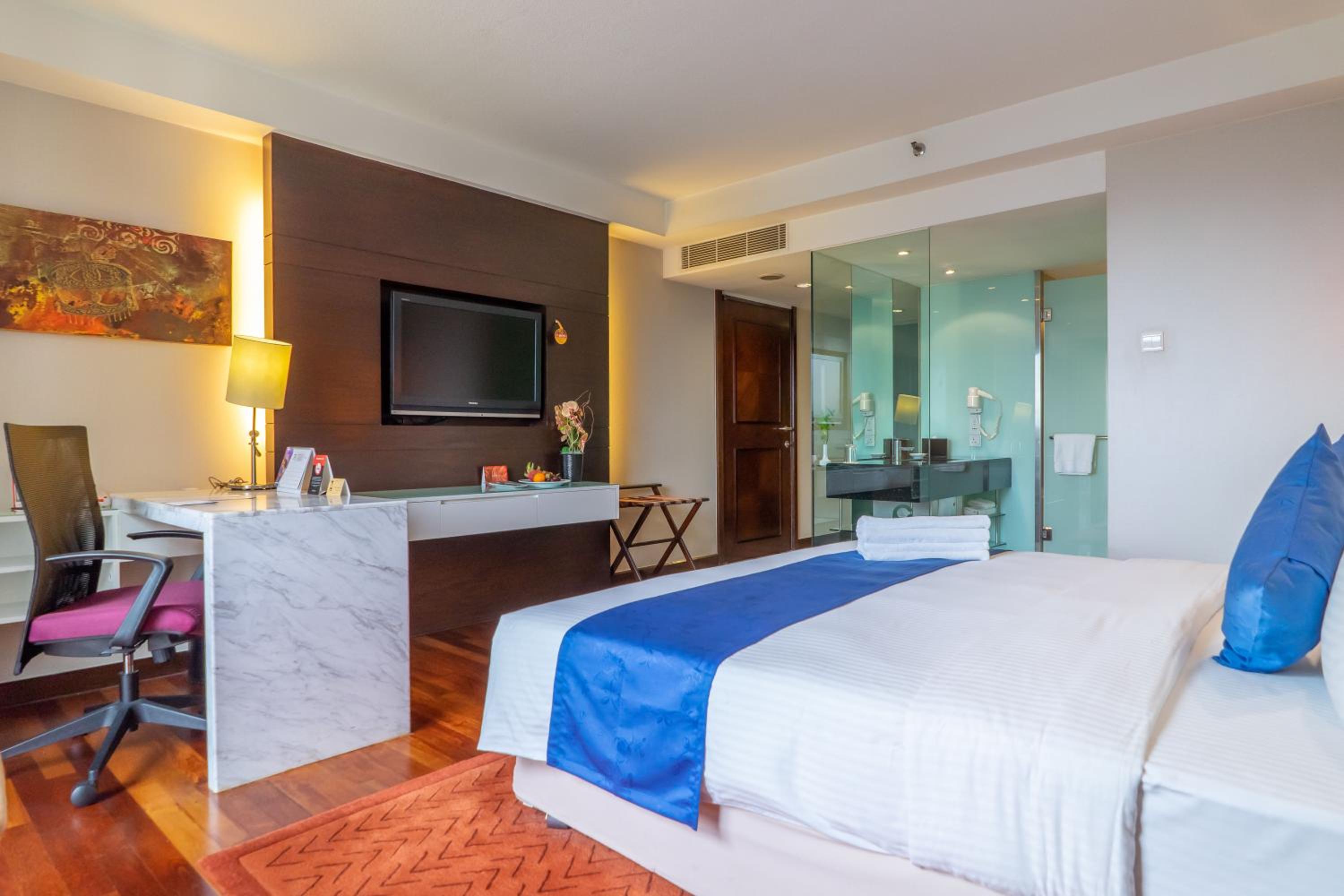 Club King Room with Club Lounge access