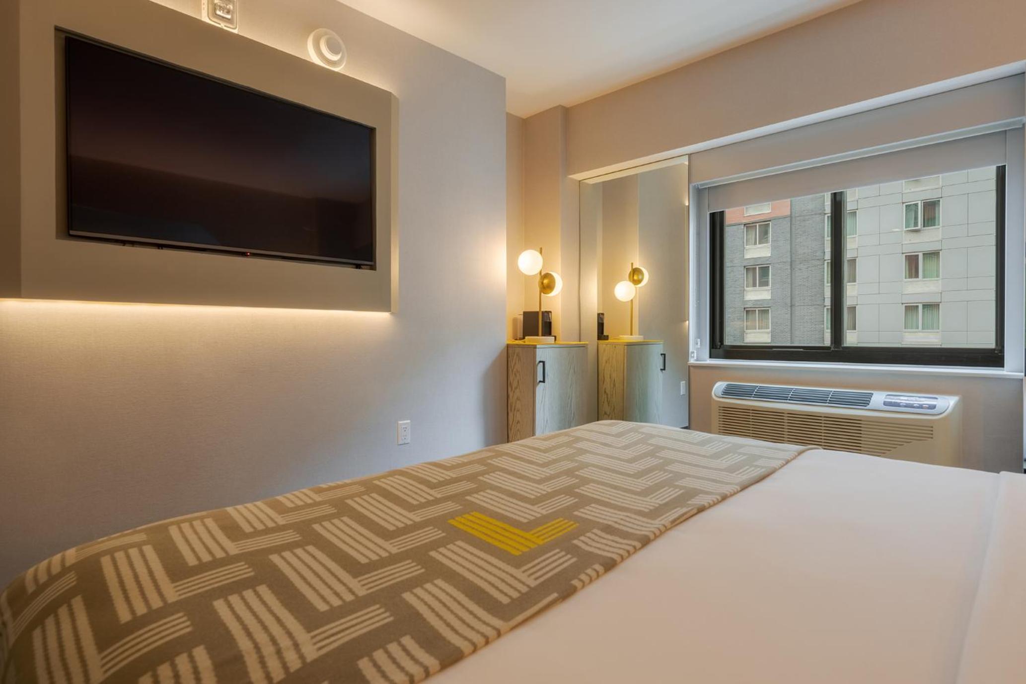 Comfort Street View Room