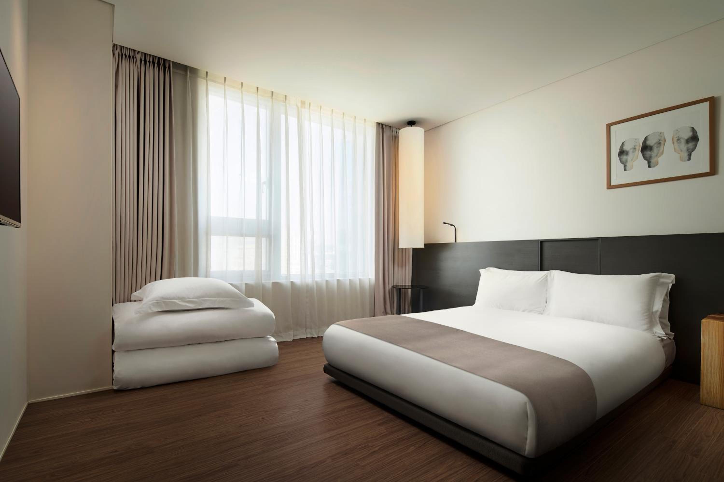 Korean-Style Deluxe Double Room