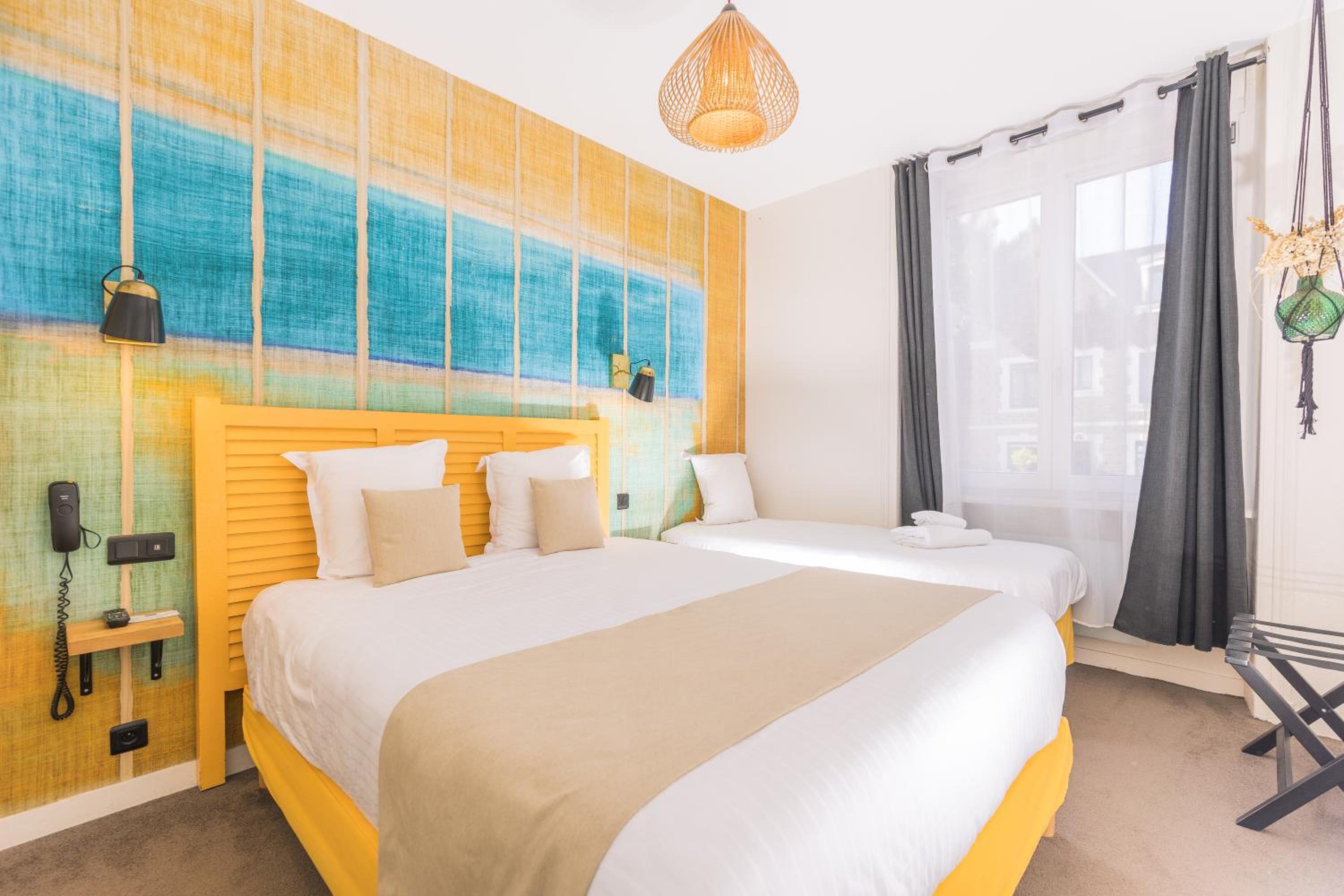 Triple Room with Courtyard View