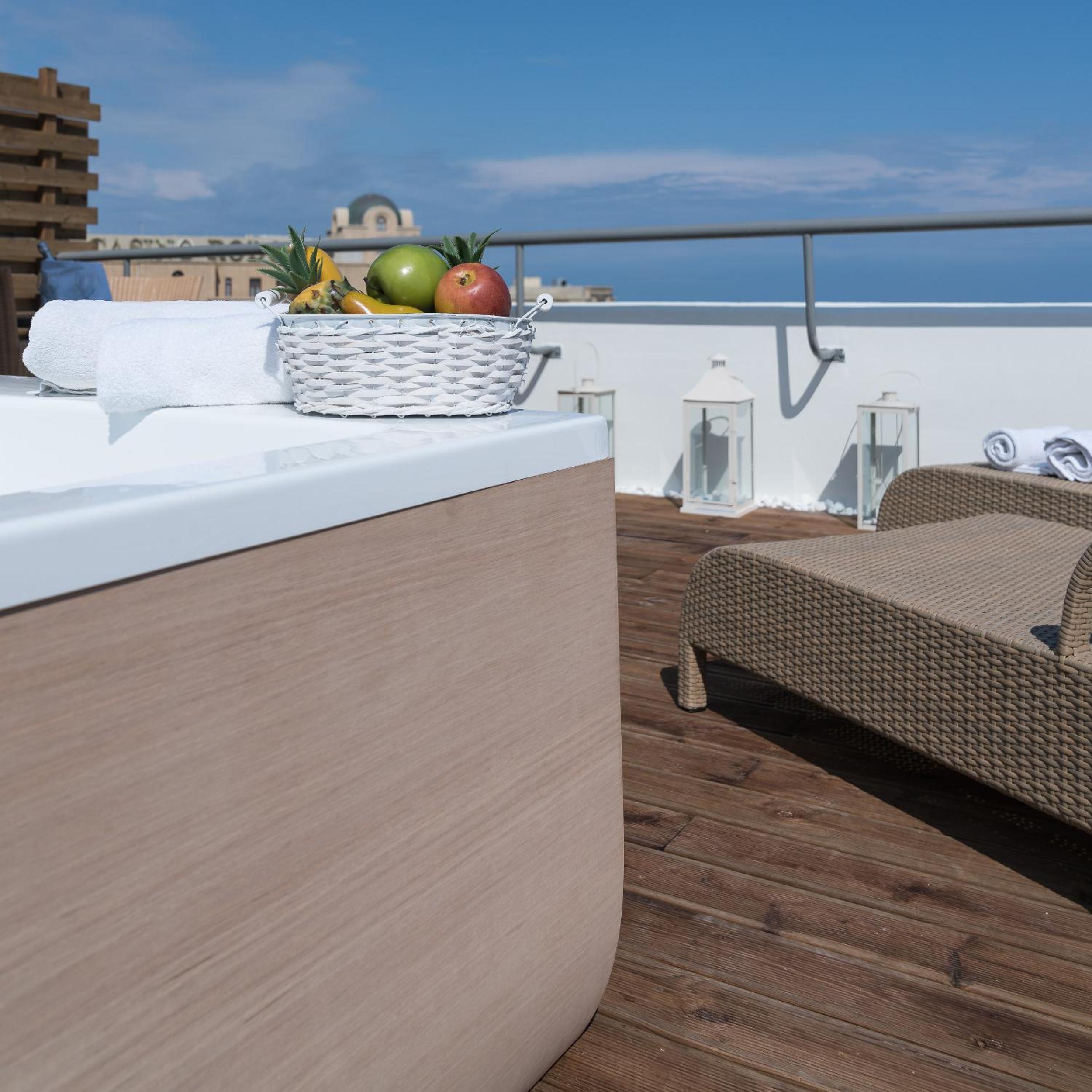 Suite With Openair Jacuzzi (Or Whirlpool/ Hot Tub) - Sea View