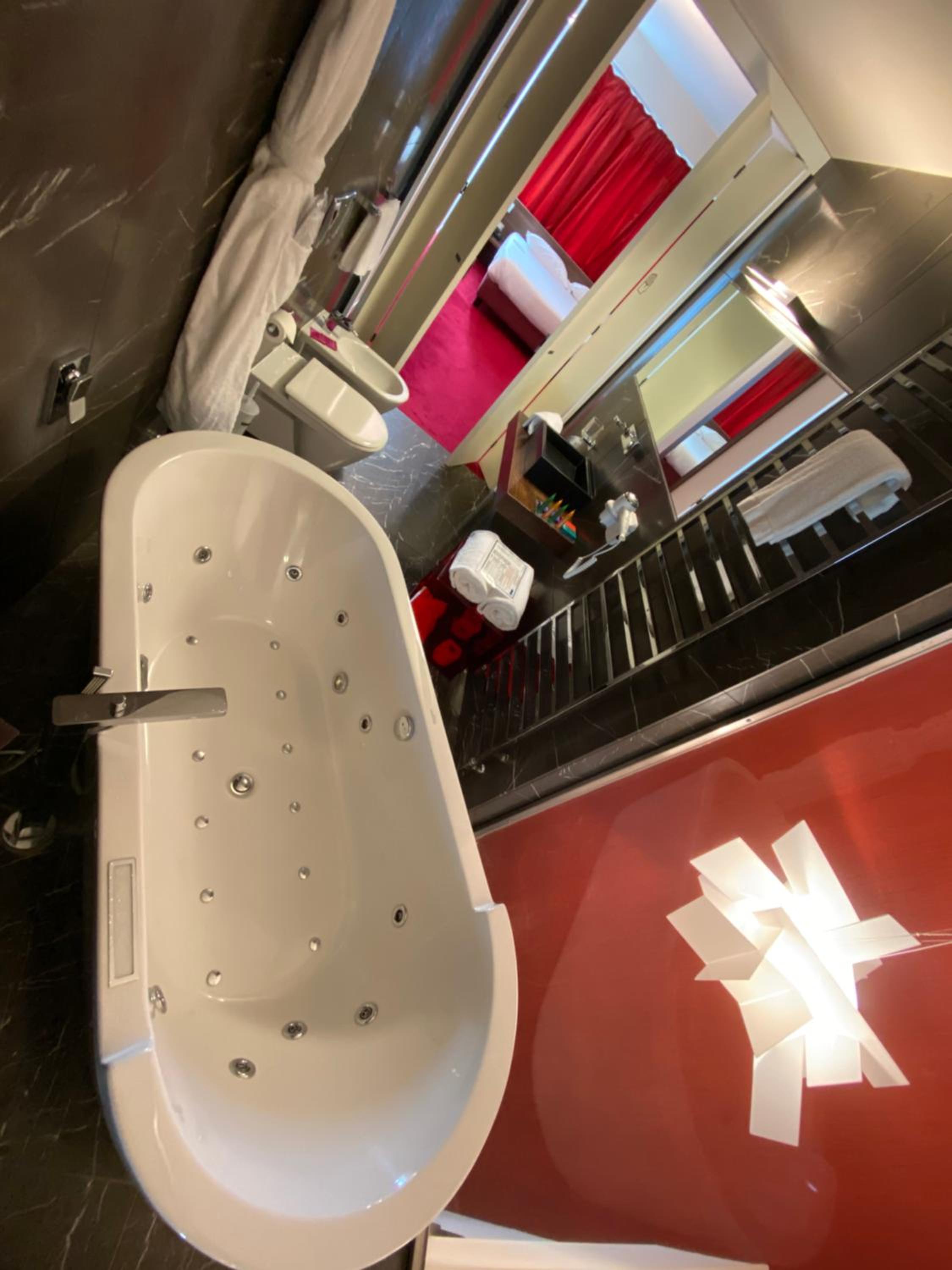 Junior King Suite with Sofa Bed