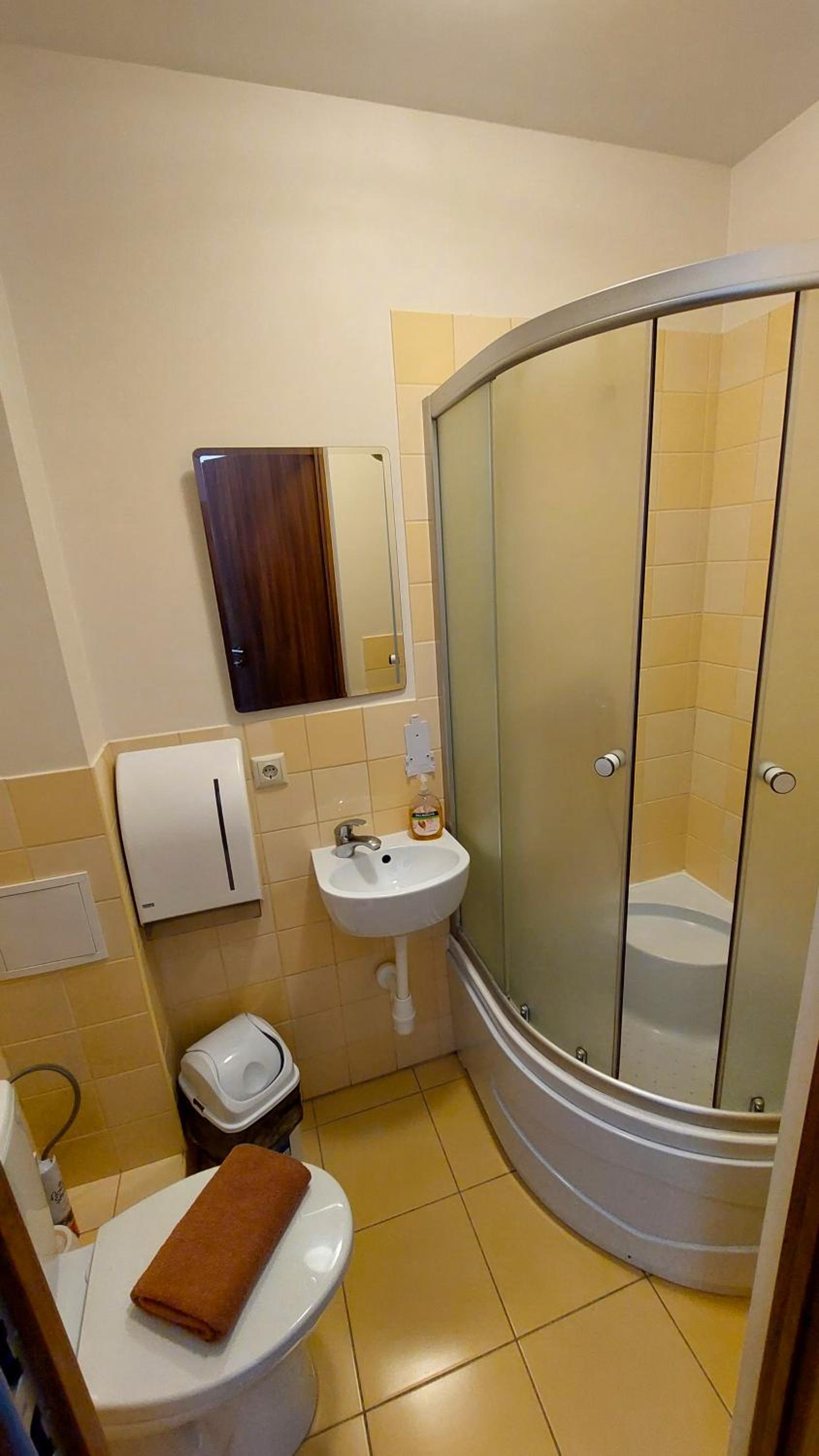 Double or Twin Room with Shower