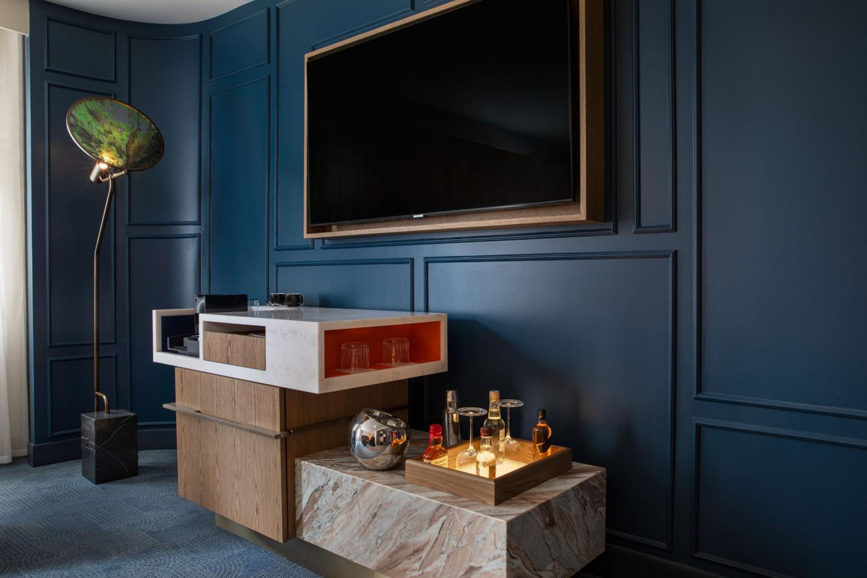 Fabulous, Guest Room, 2 Queen, Balcony