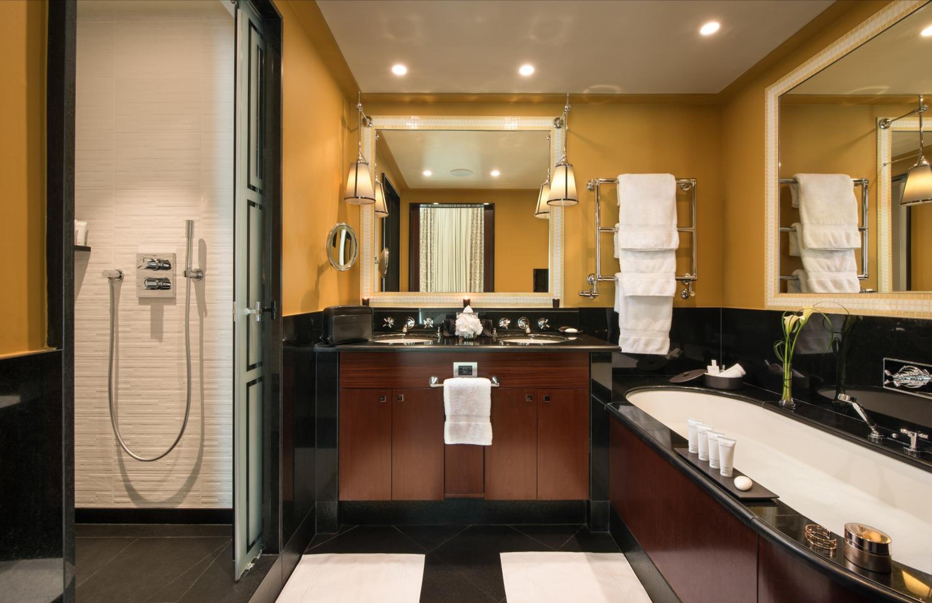 Champs-Elysées Prestige Junior Suite