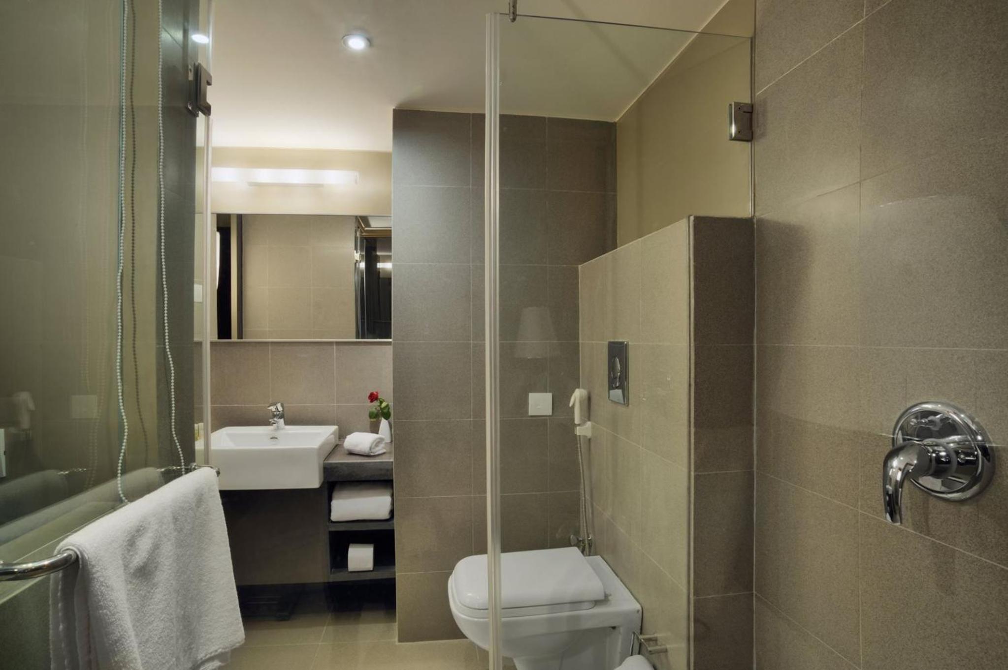 Club Double Room - 25 % Discounton Food & Beverage and 15% Discount on Laundry Services