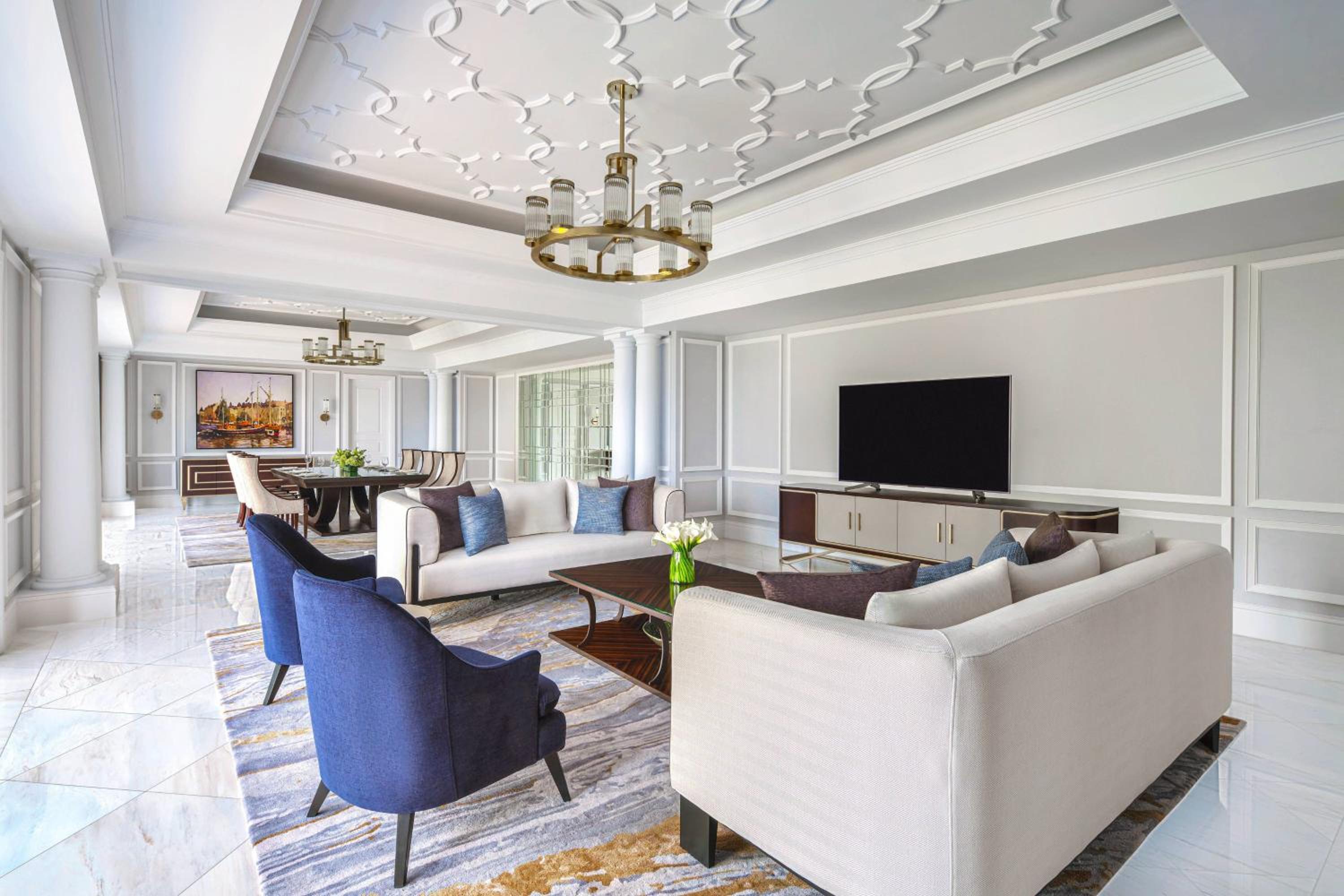 Presidential King Suite with City View - Club Lounge Access