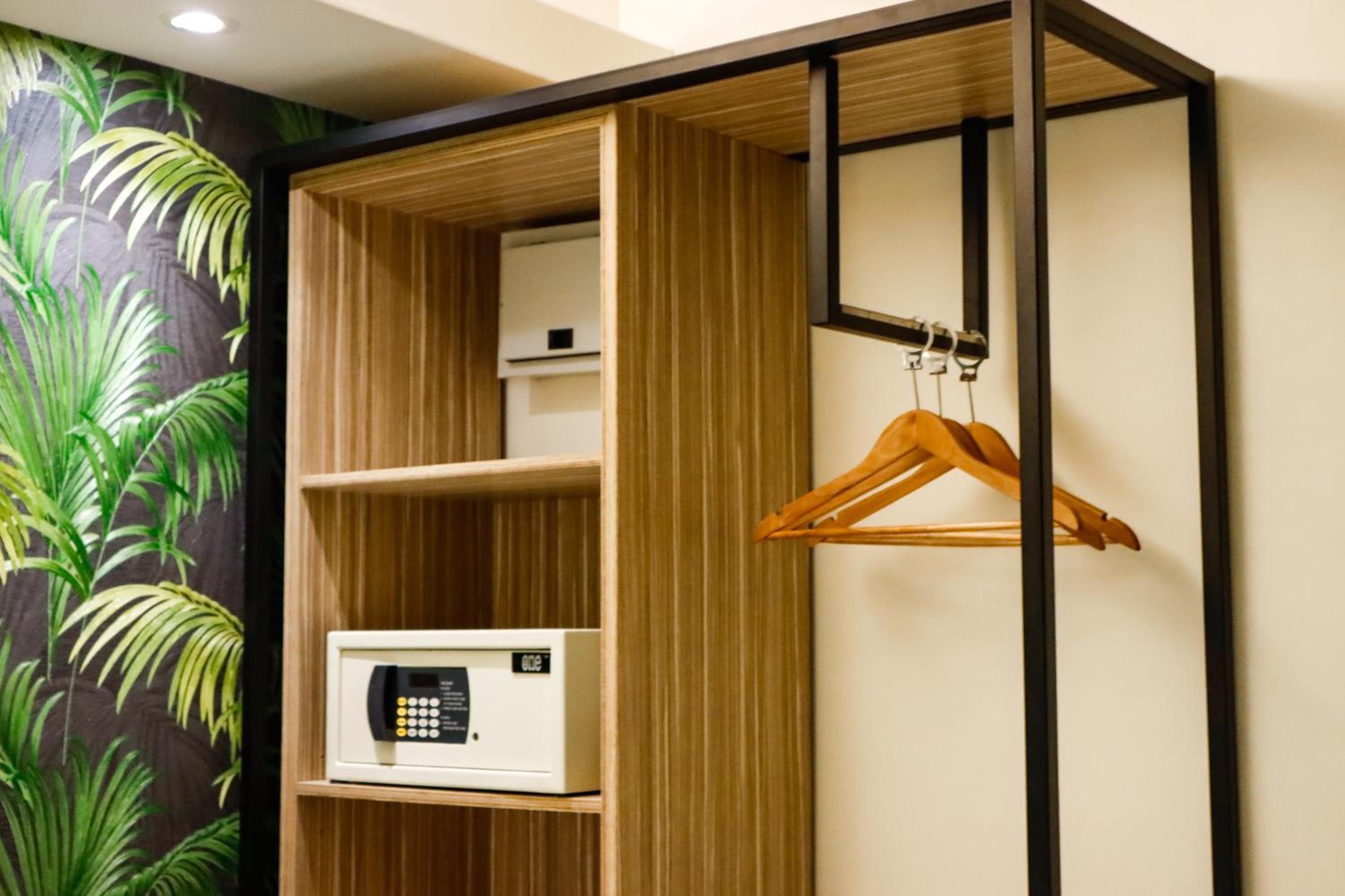 Deluxe Queen Room