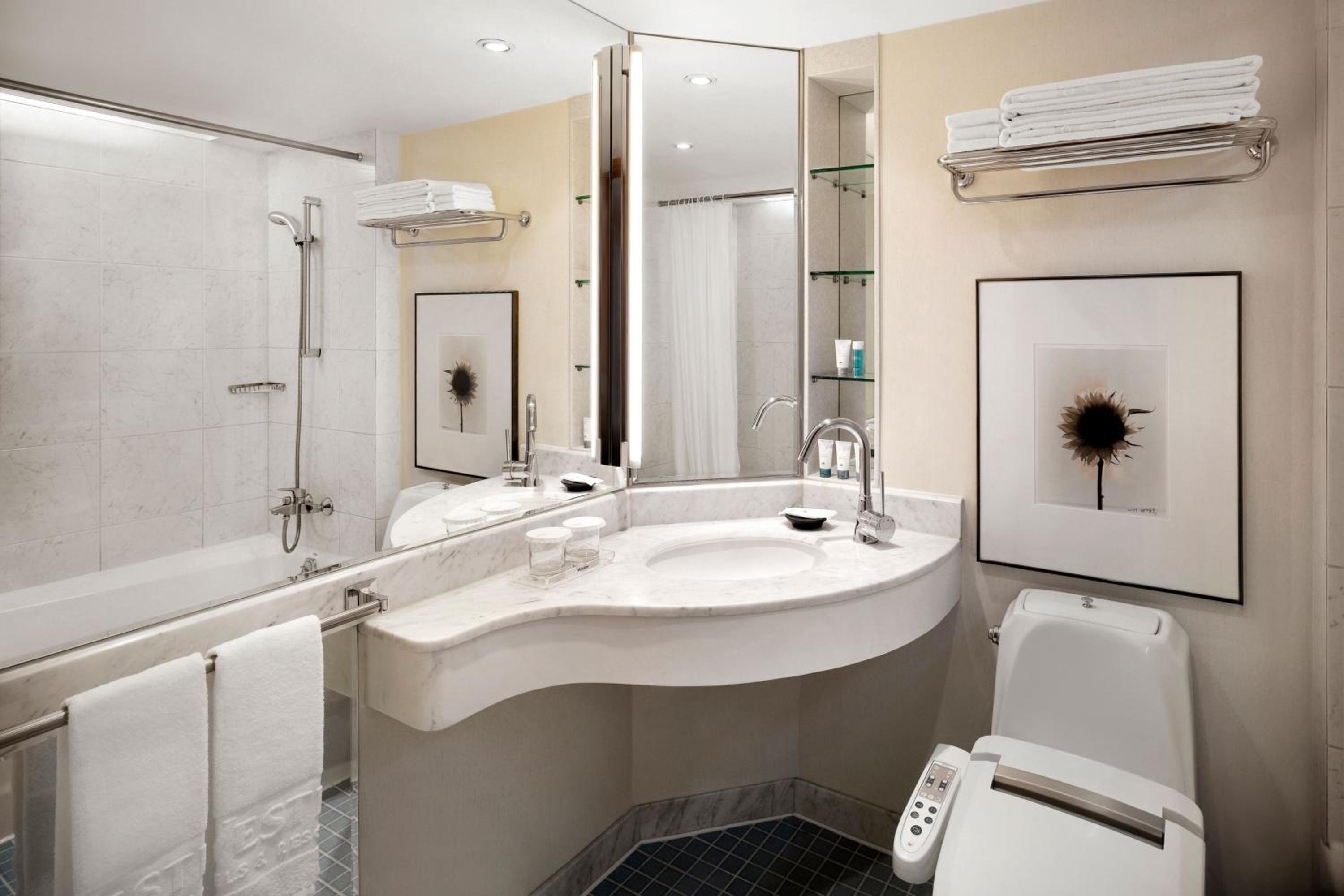 Deluxe Beach Family,  1 Queen and 1 Twin, Haeundae Beach view