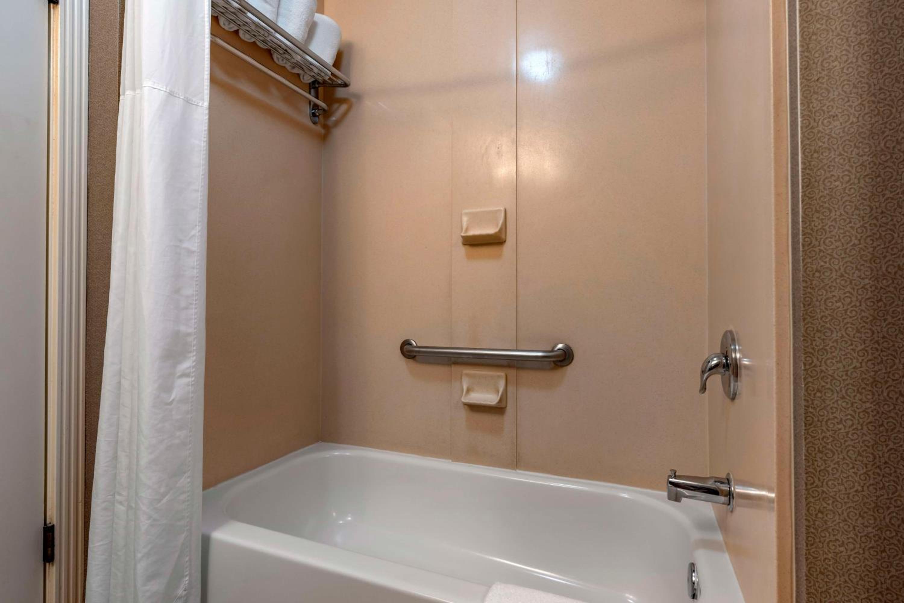 King Studio with Sofa Bed - Non-Smoking