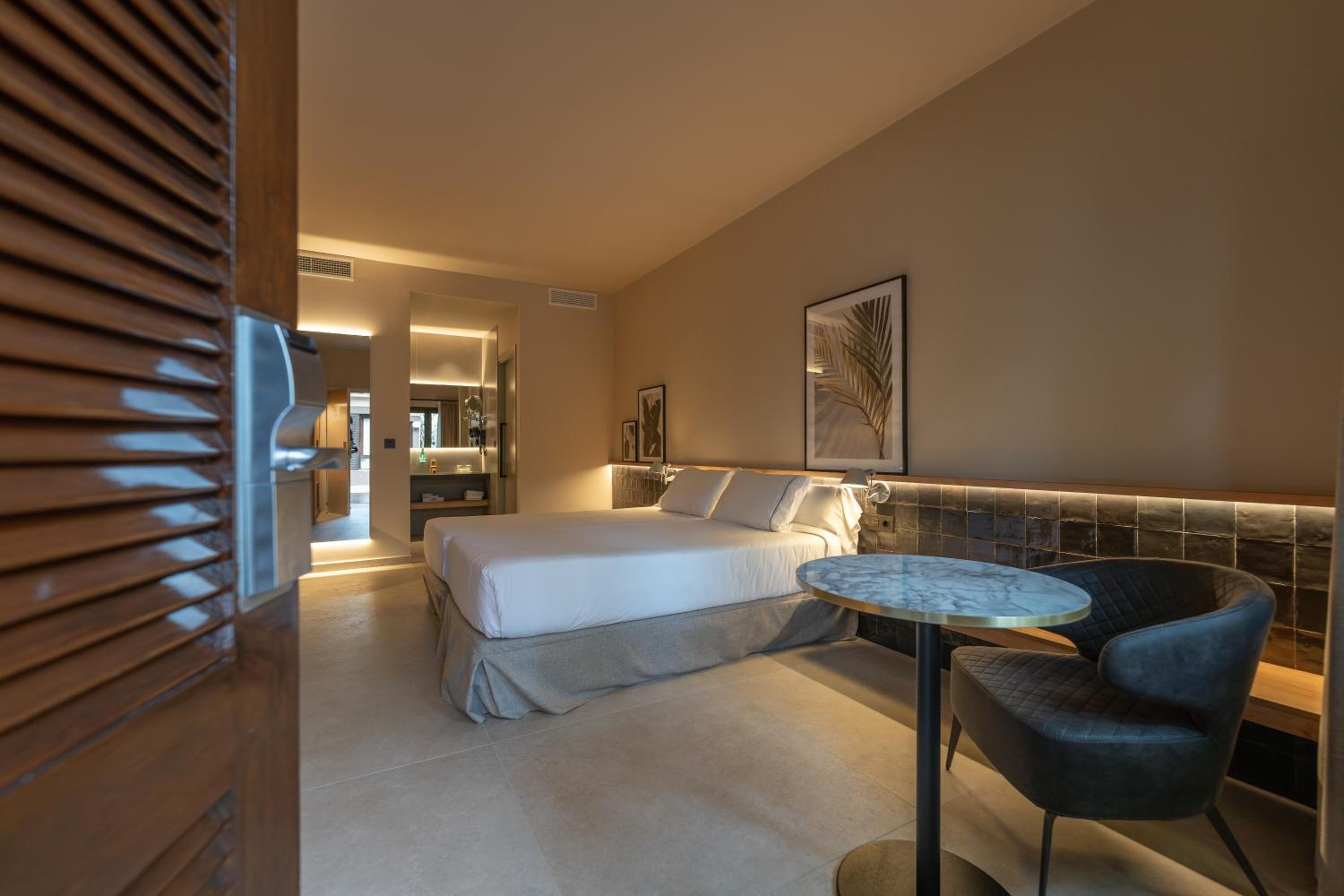 Double Room Oasis 2 (2 Adults)