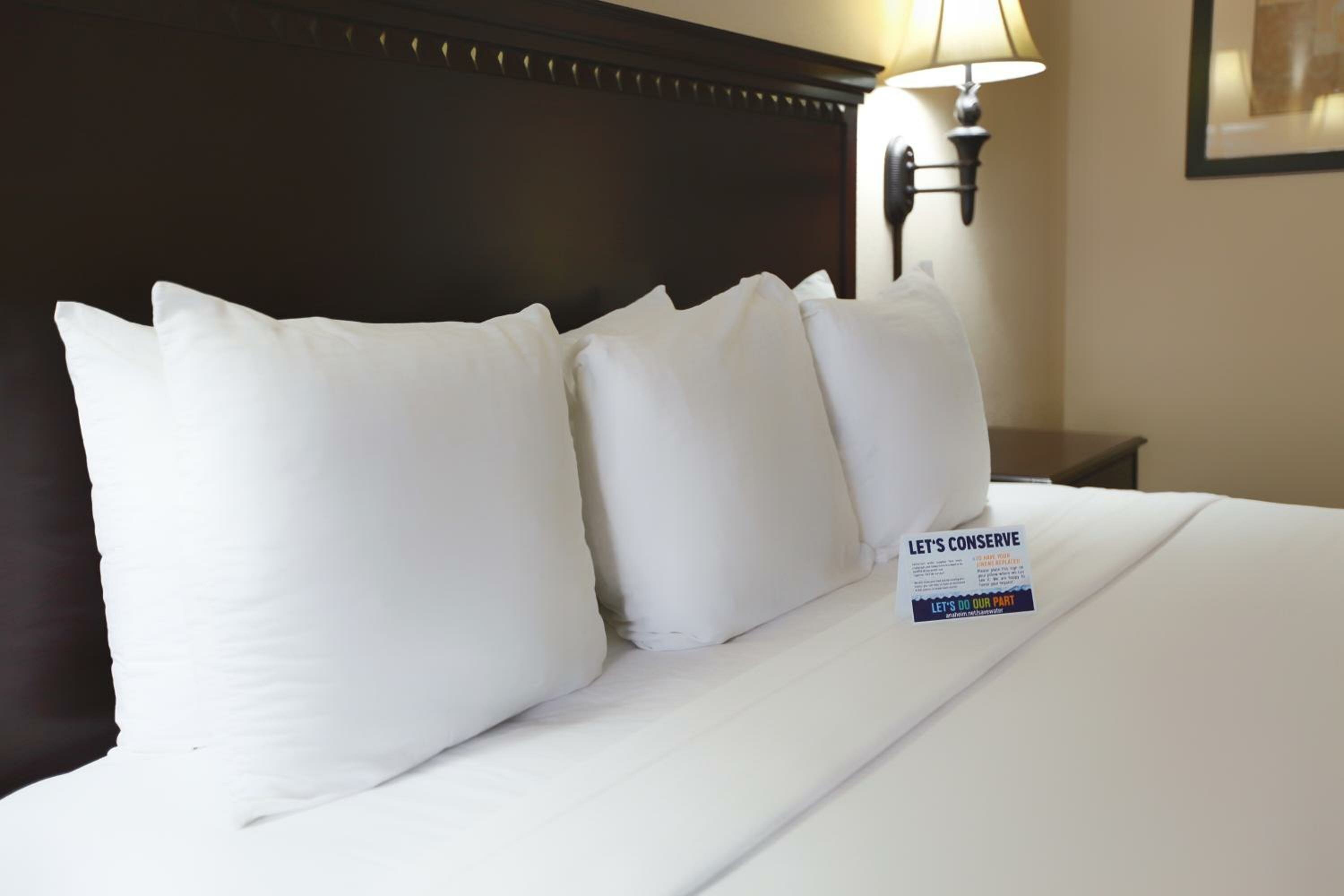 Deluxe Room - 1 King Bed