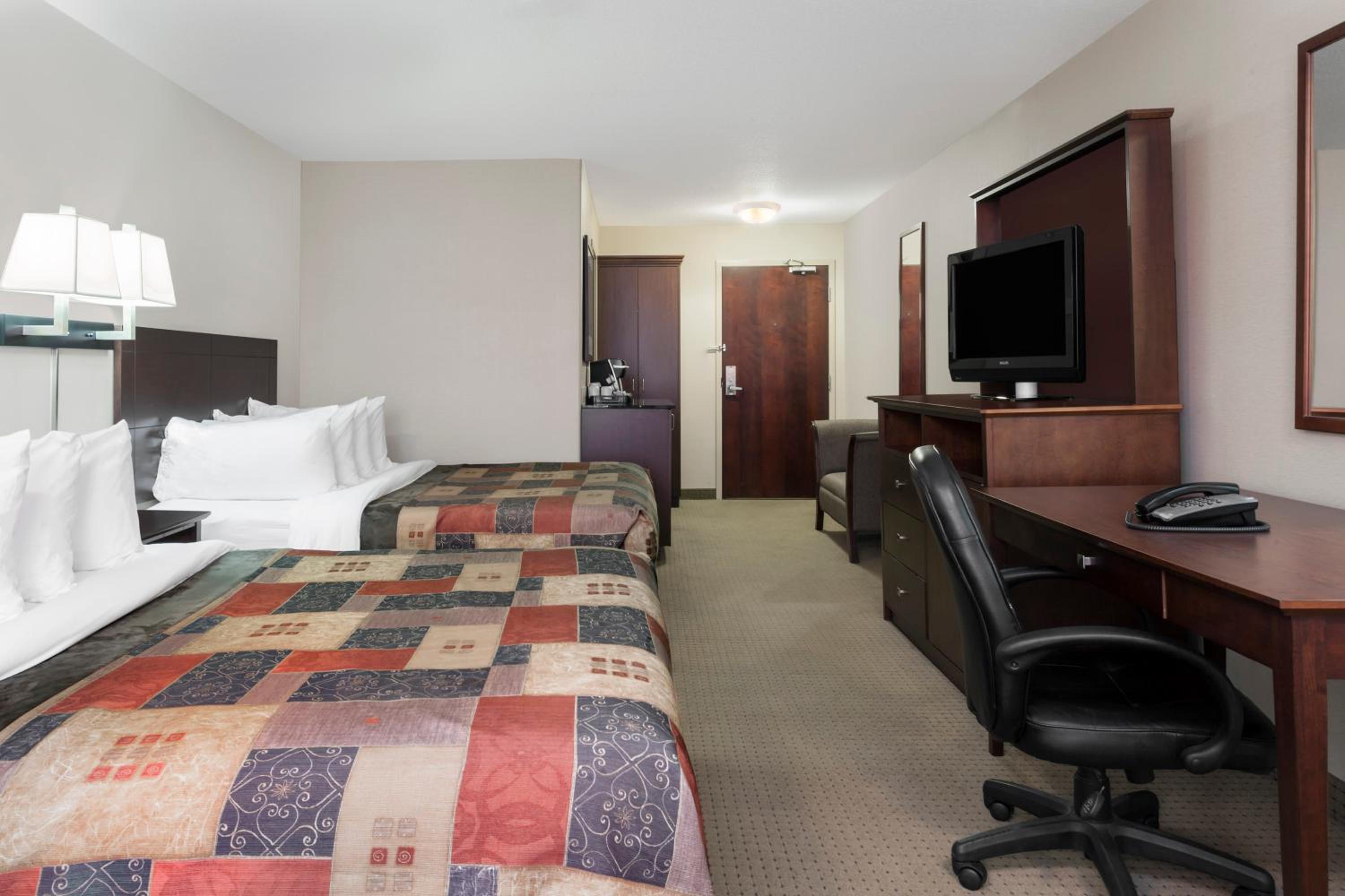 Deluxe Queen Room with Two Queen Beds - Non-Smoking