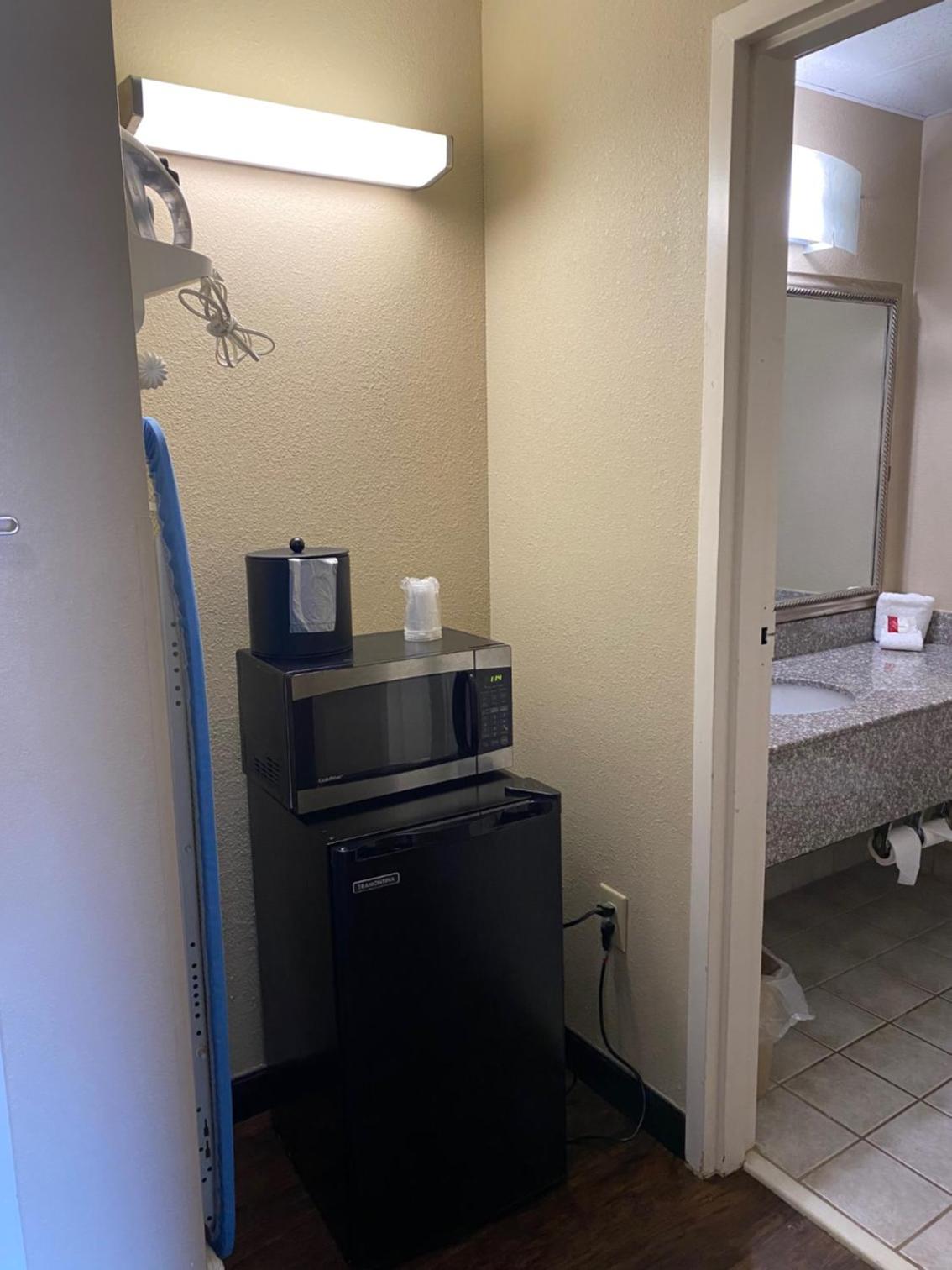 One-Bedroom Suite with 1 King Bed  Non-Smoking