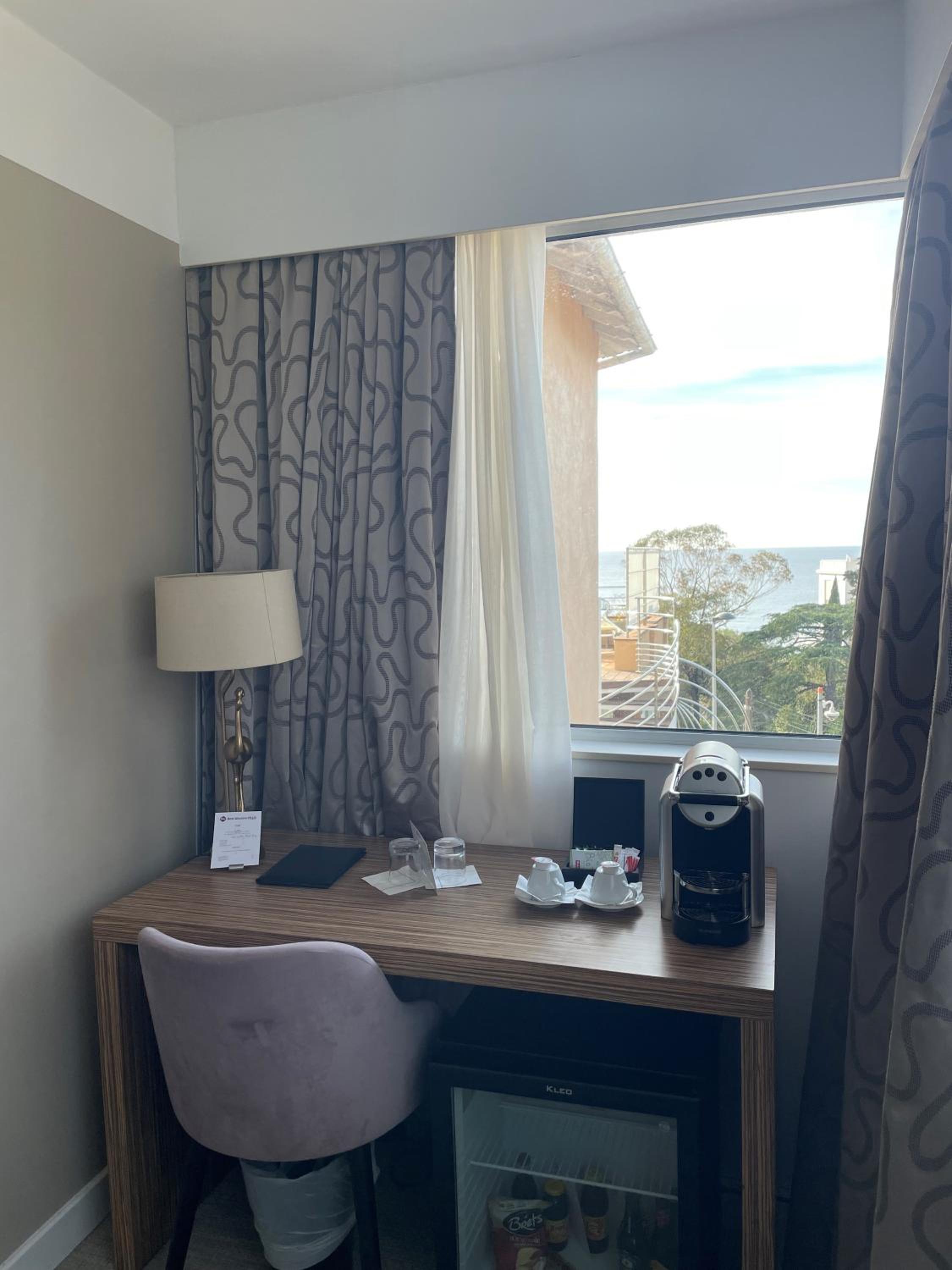 Superior Queen Room with Sofa Bed and Sea View