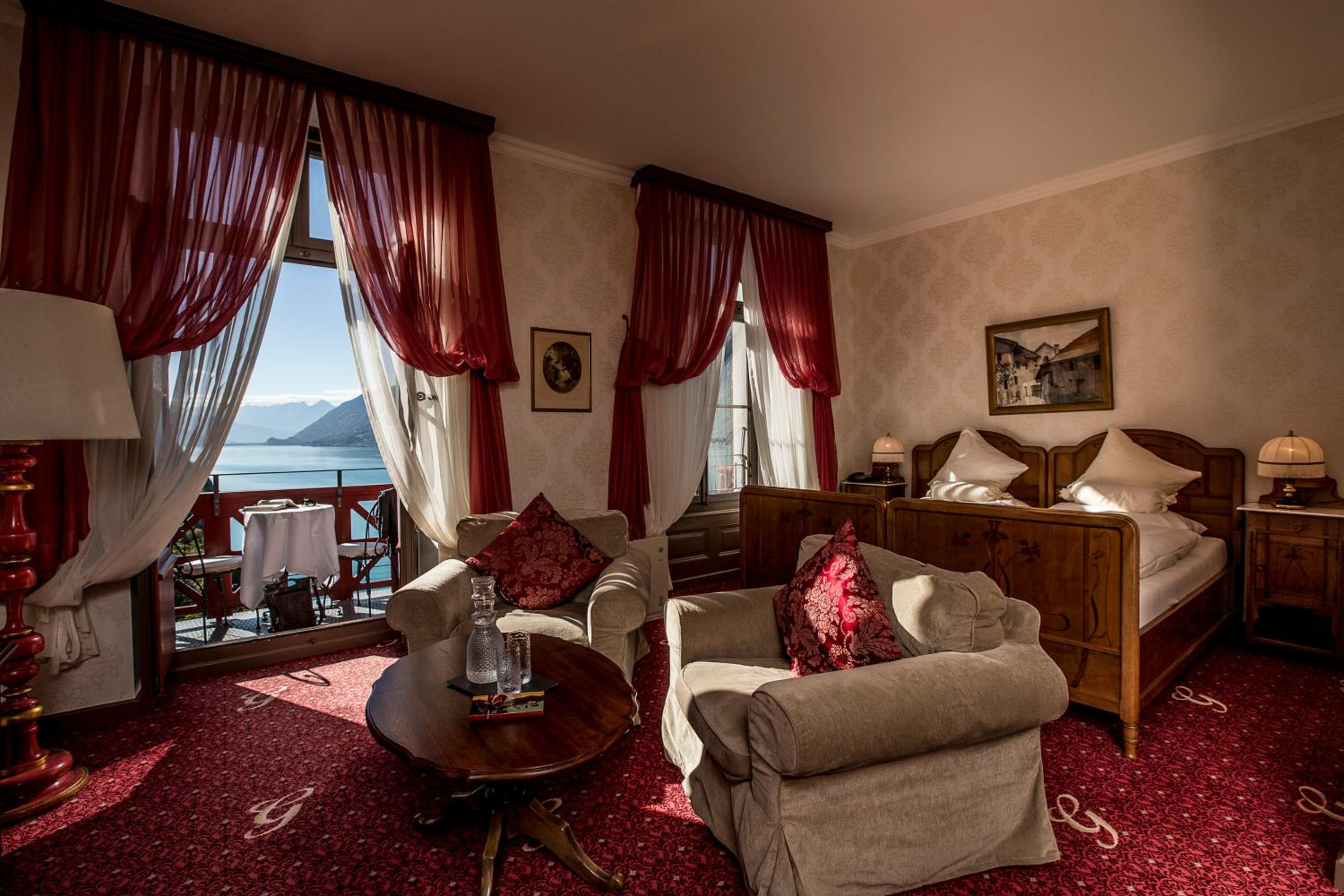 Deluxe Double Room with Lake View