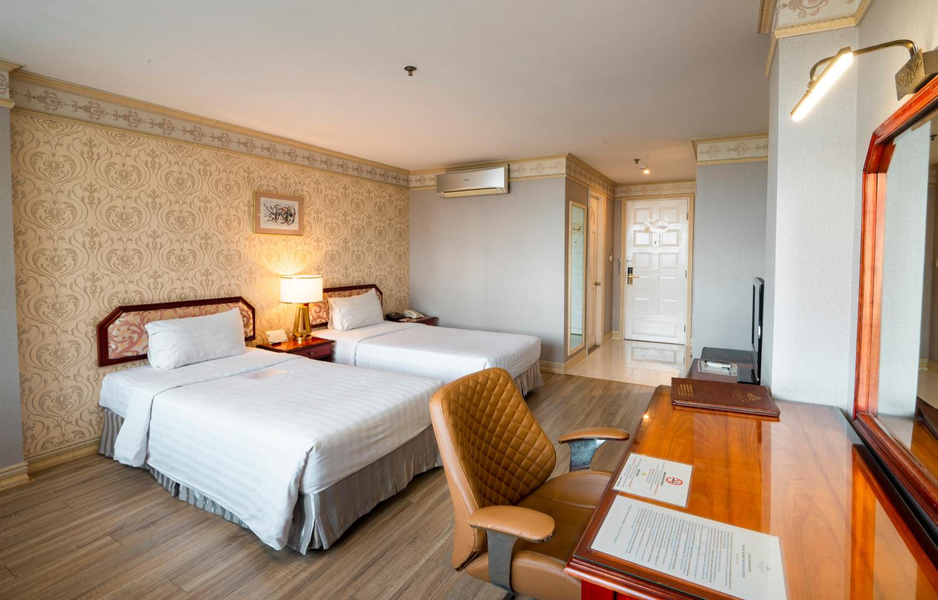  Deluxe Room with Window