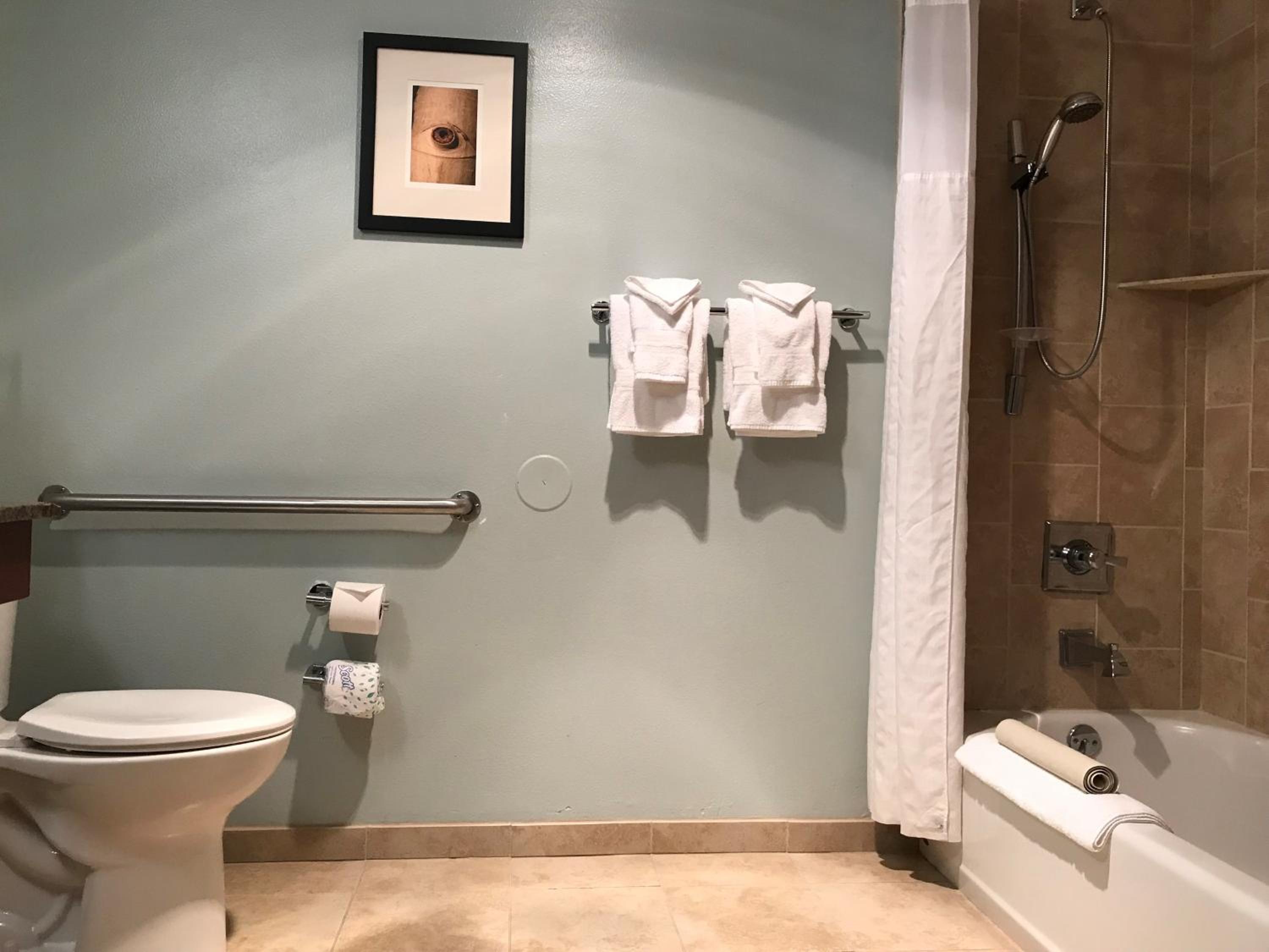 Standard Queen Room with Two Queen Beds - Mobility Accessible - No Pets