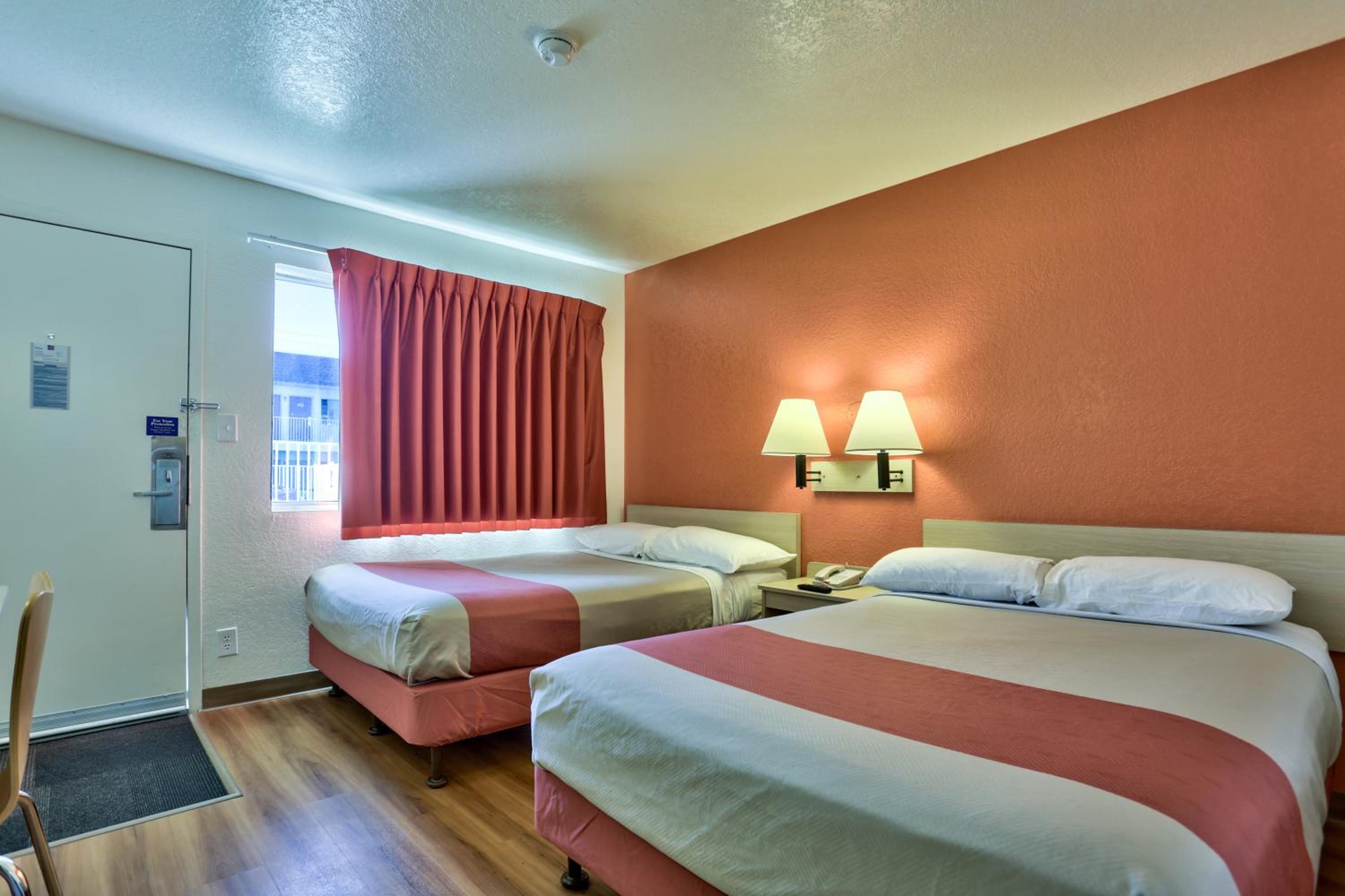 Deluxe Quadruple Room - Non-Smoking