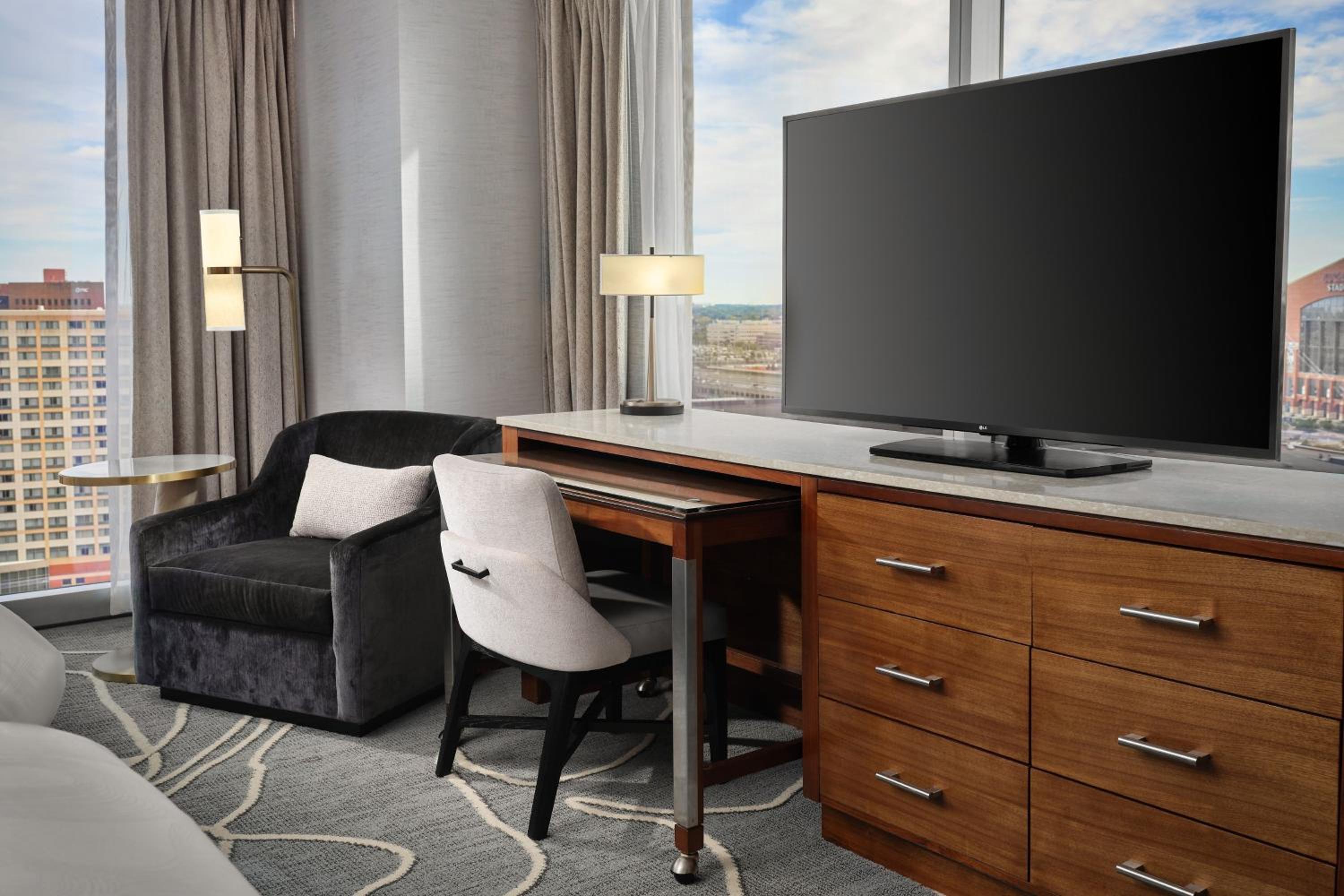 Corner King Room
