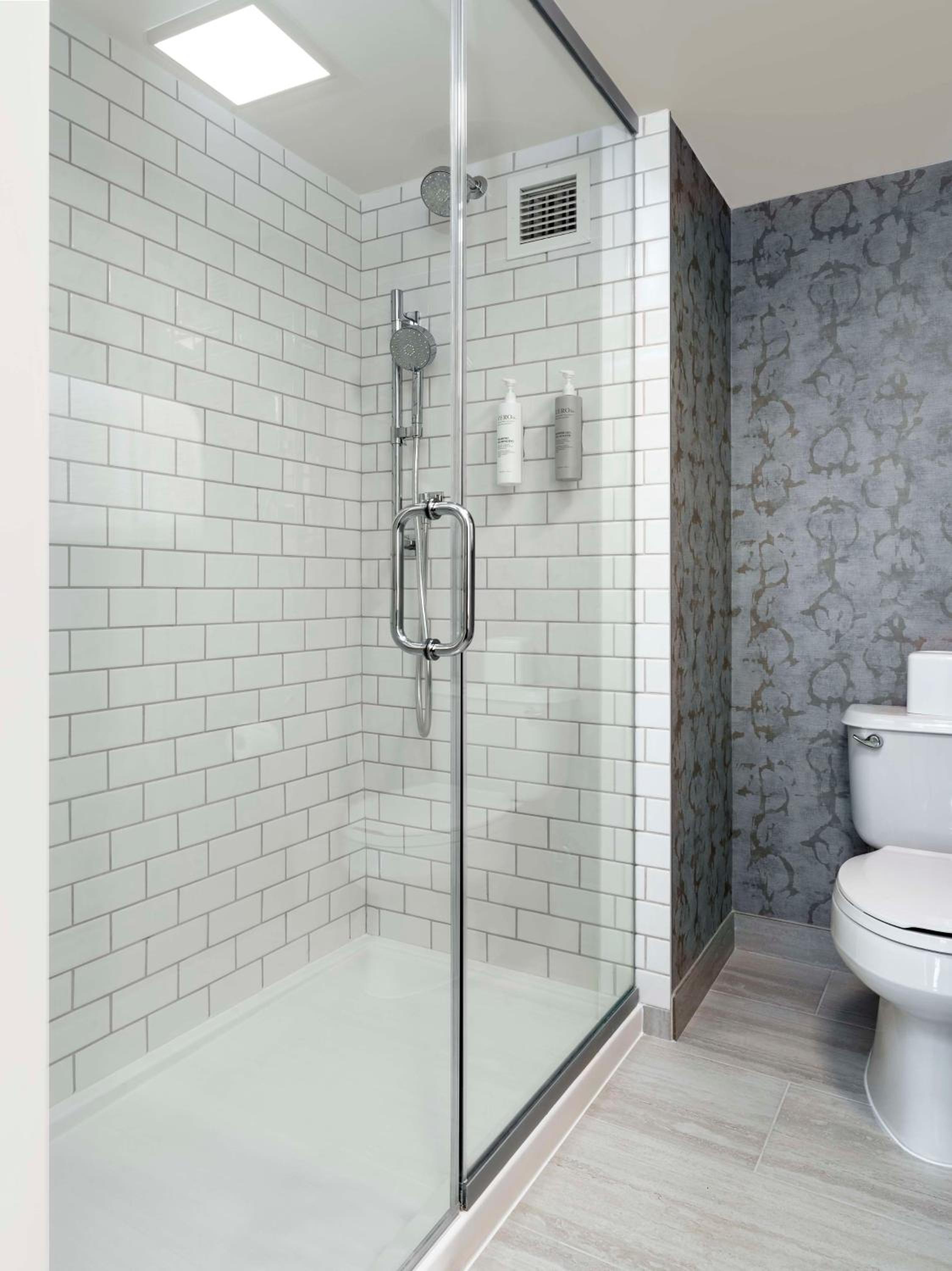 King Studio - Hearing Access/Non-Smoking