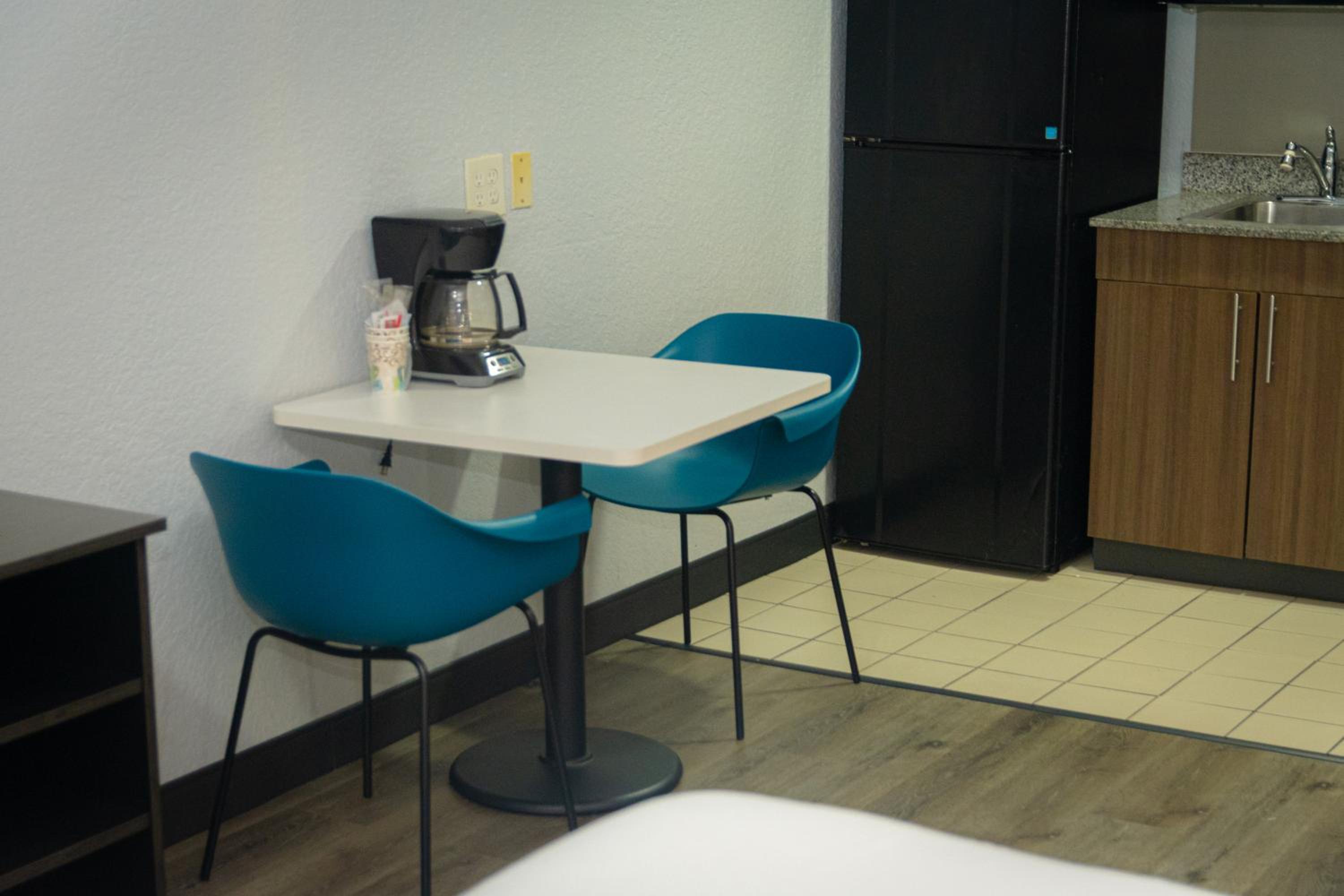 Queen Room - Disability Access - Non-Smoking