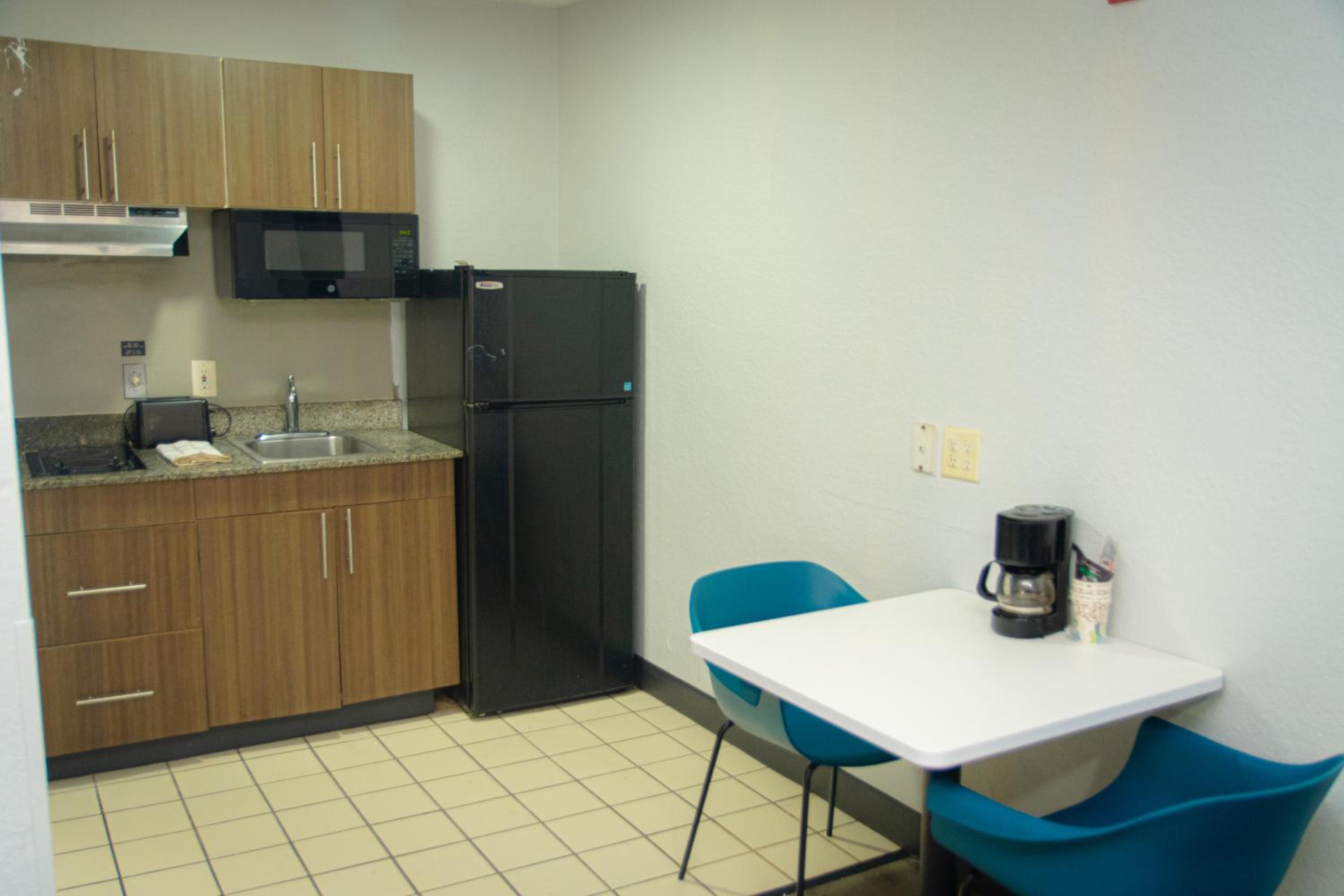 Queen Room - Disability Access - Non-Smoking