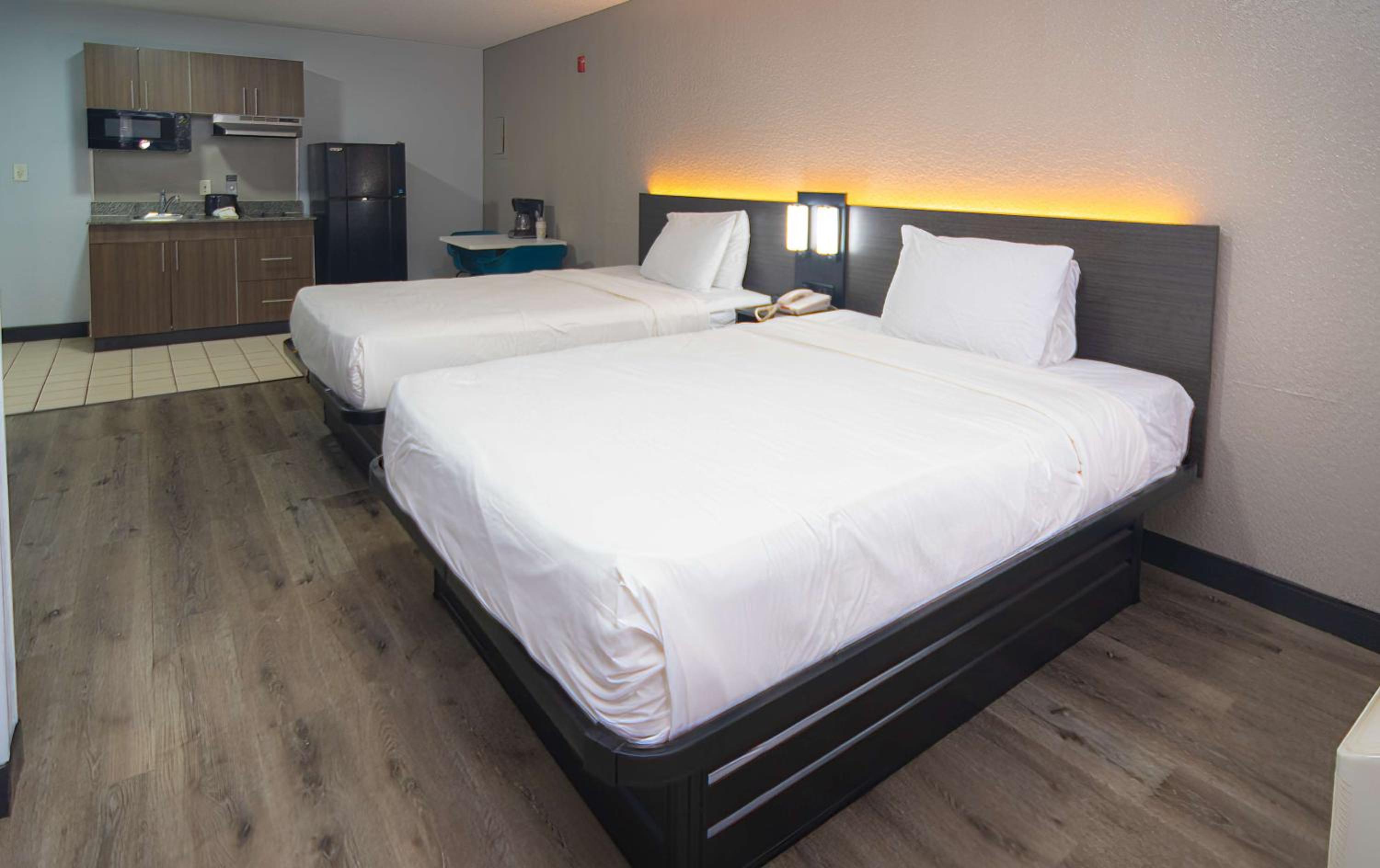 Queen Room with Two Queen Beds - Disability Access - Non-Smoking