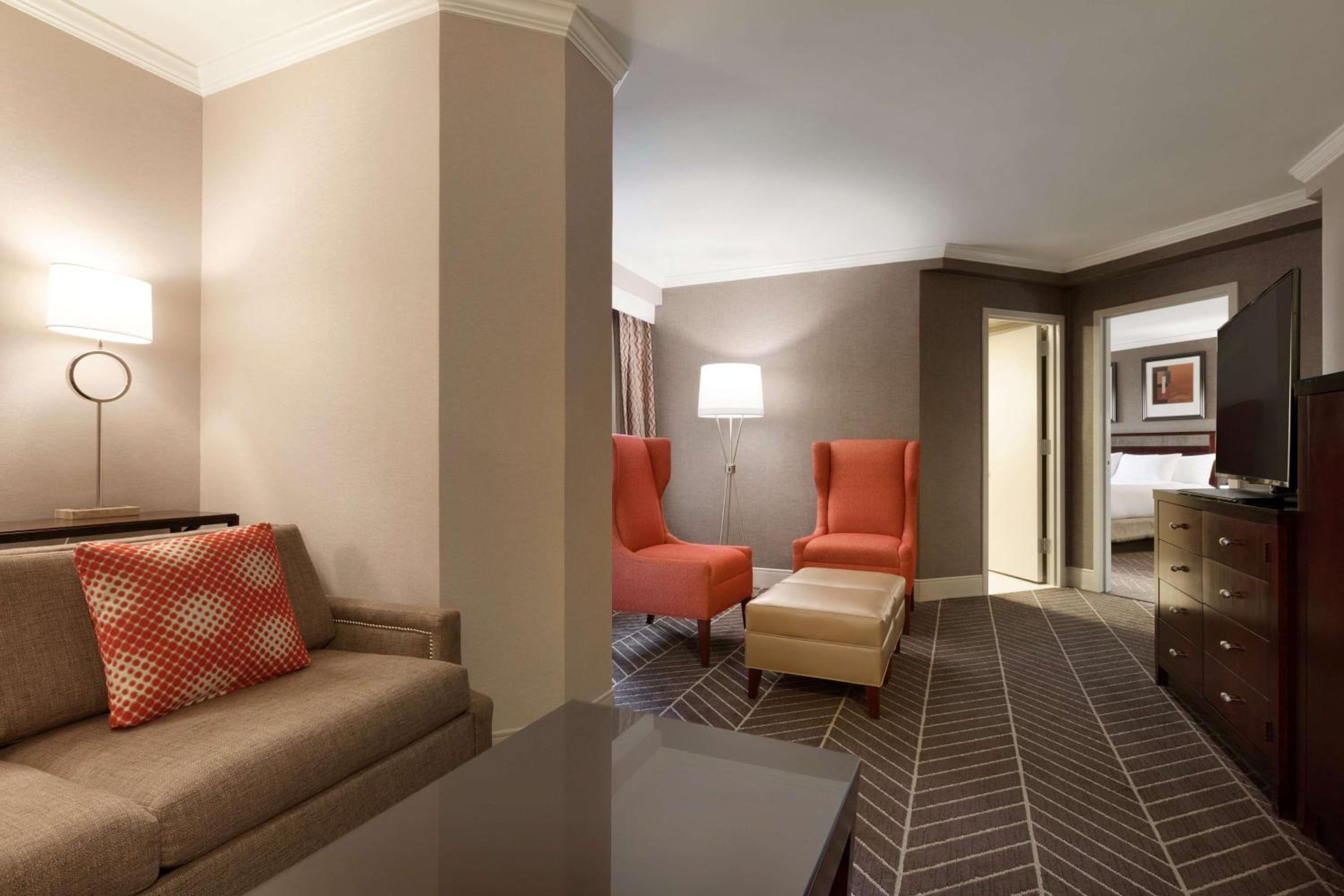 King Suite - Non-Smoking