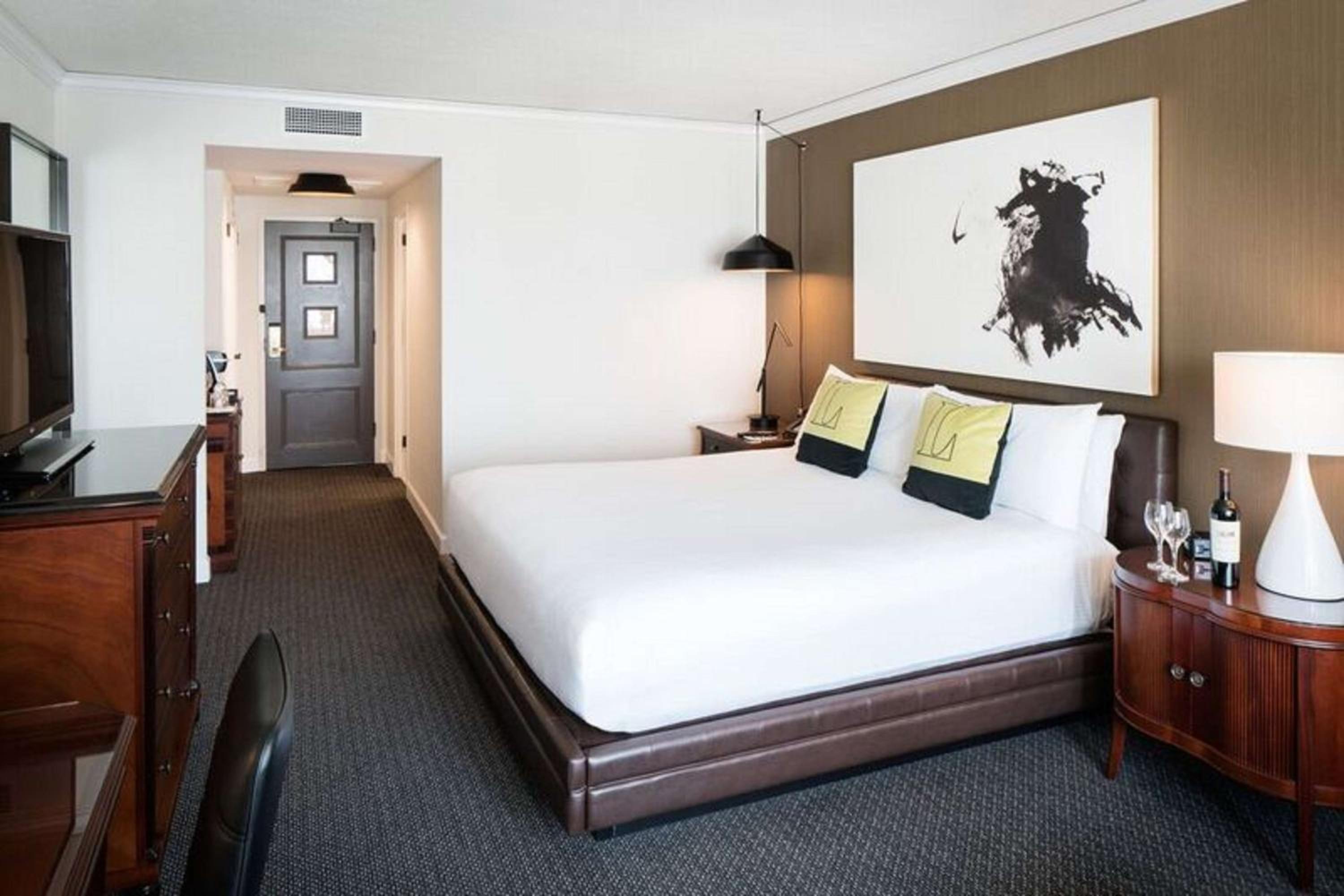 Deluxe King Suite - Hearing Accessible