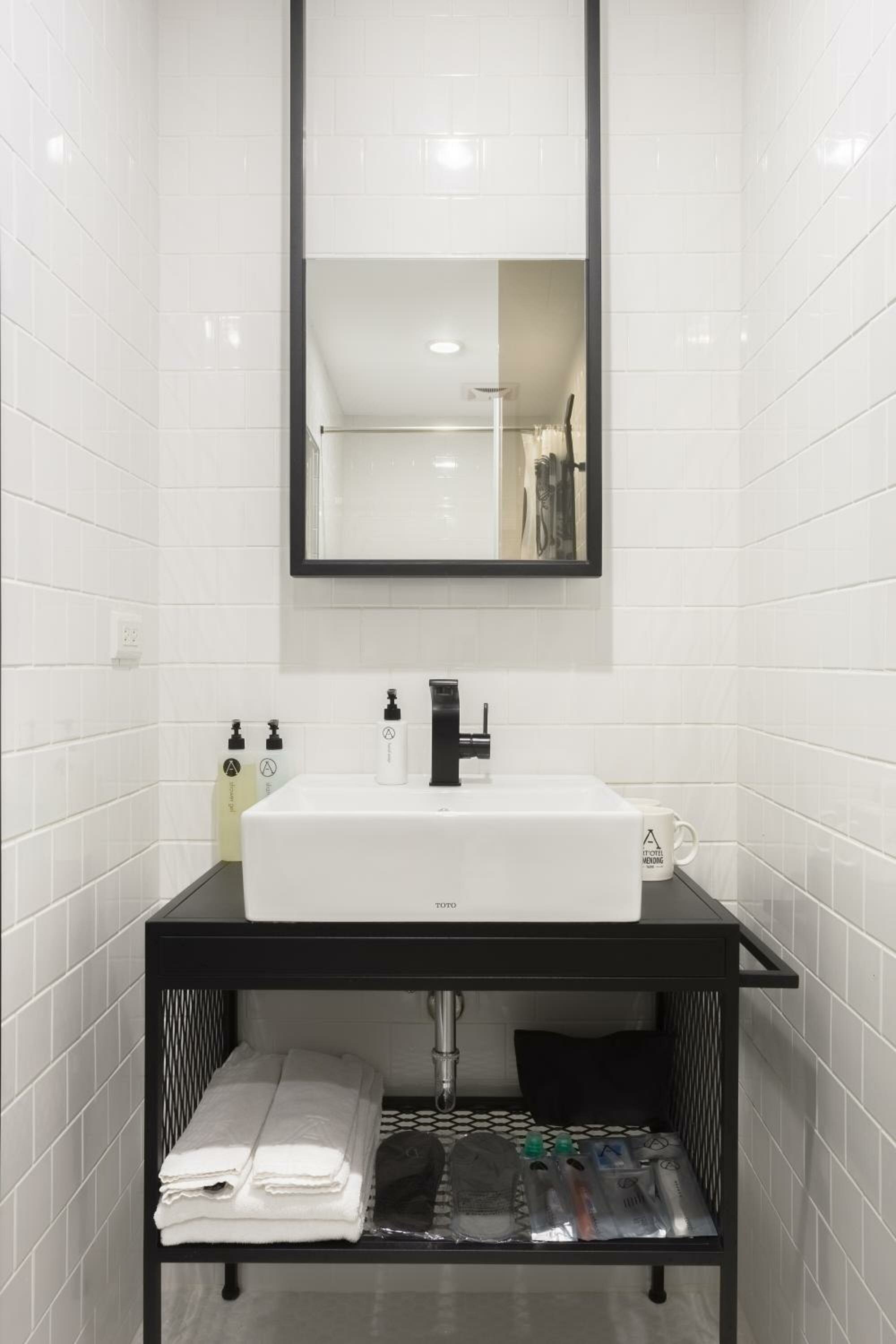 Small Double Room - No Window