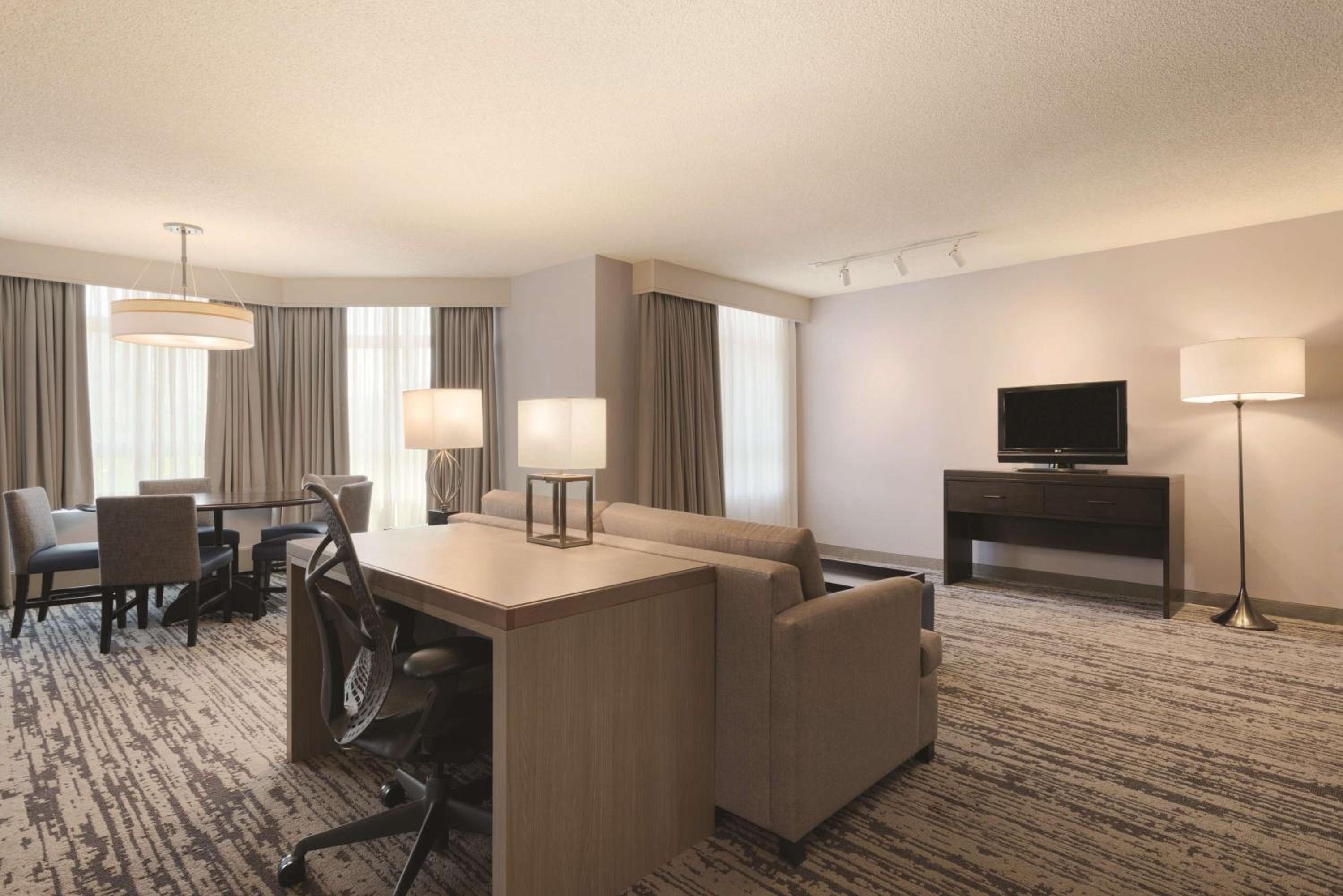 Executive Corner King Suite with Park View