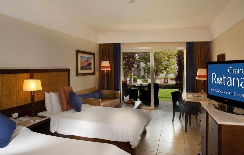 Room, 2 Twin Beds, Garden View