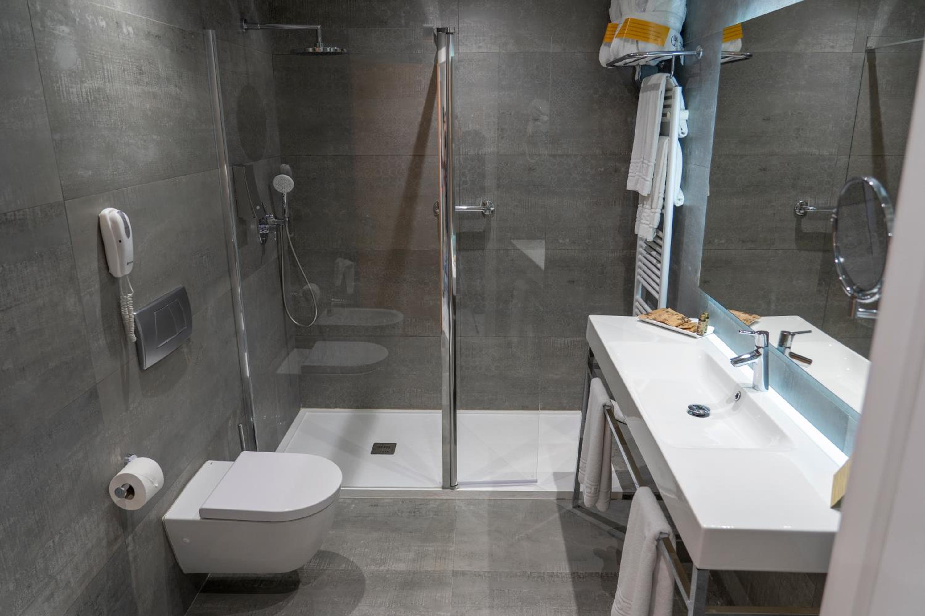 Superior Double Room with Terrace (2 Adults + 1 Child)