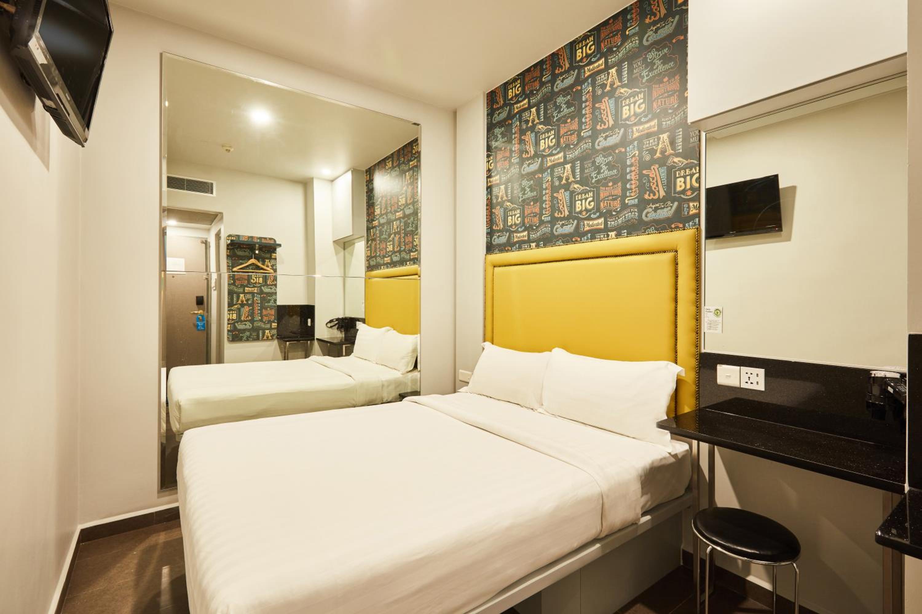 Standard Theme Room with One Double Bed (No Window)
